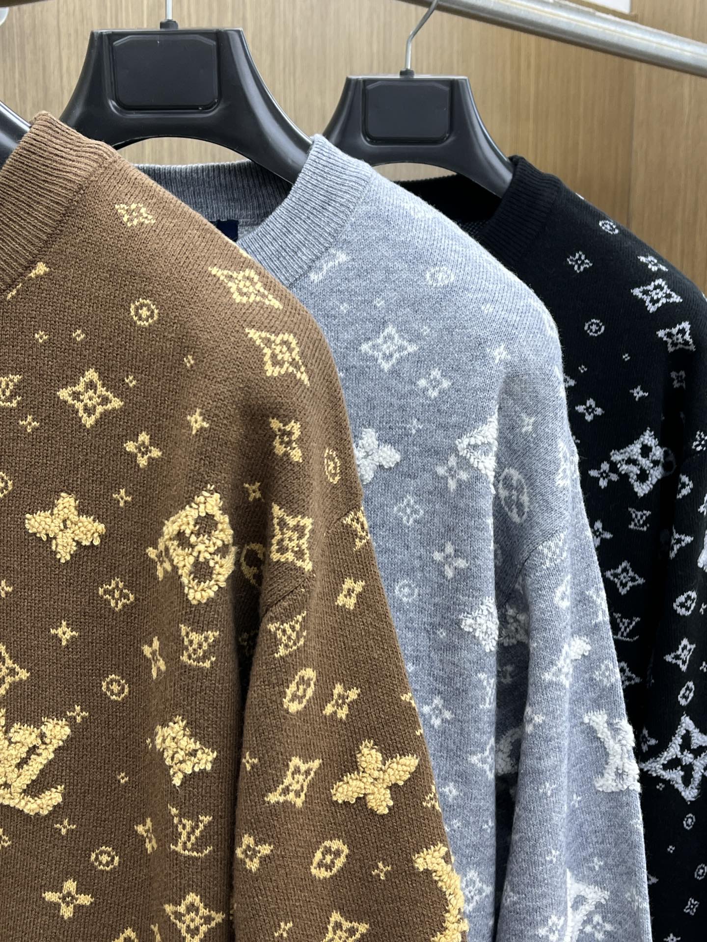 秋冬 LV 🔥🔥毛衣 2025秋冬最新系列，专柜1:1顶级复刻，全品相！加厚款，时下最流行的老钱风，老板