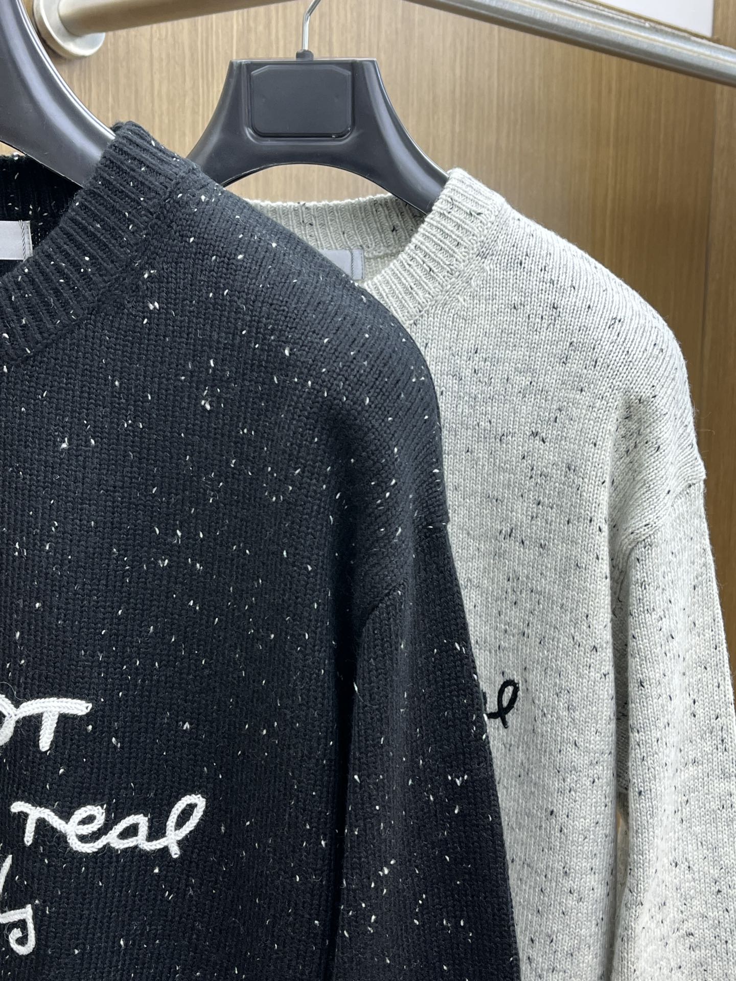 秋冬 CD 🔥🔥毛衣 2025秋冬最新系列，专柜1:1顶级复刻，全品相！加厚款，时下最流行的老钱风，老板