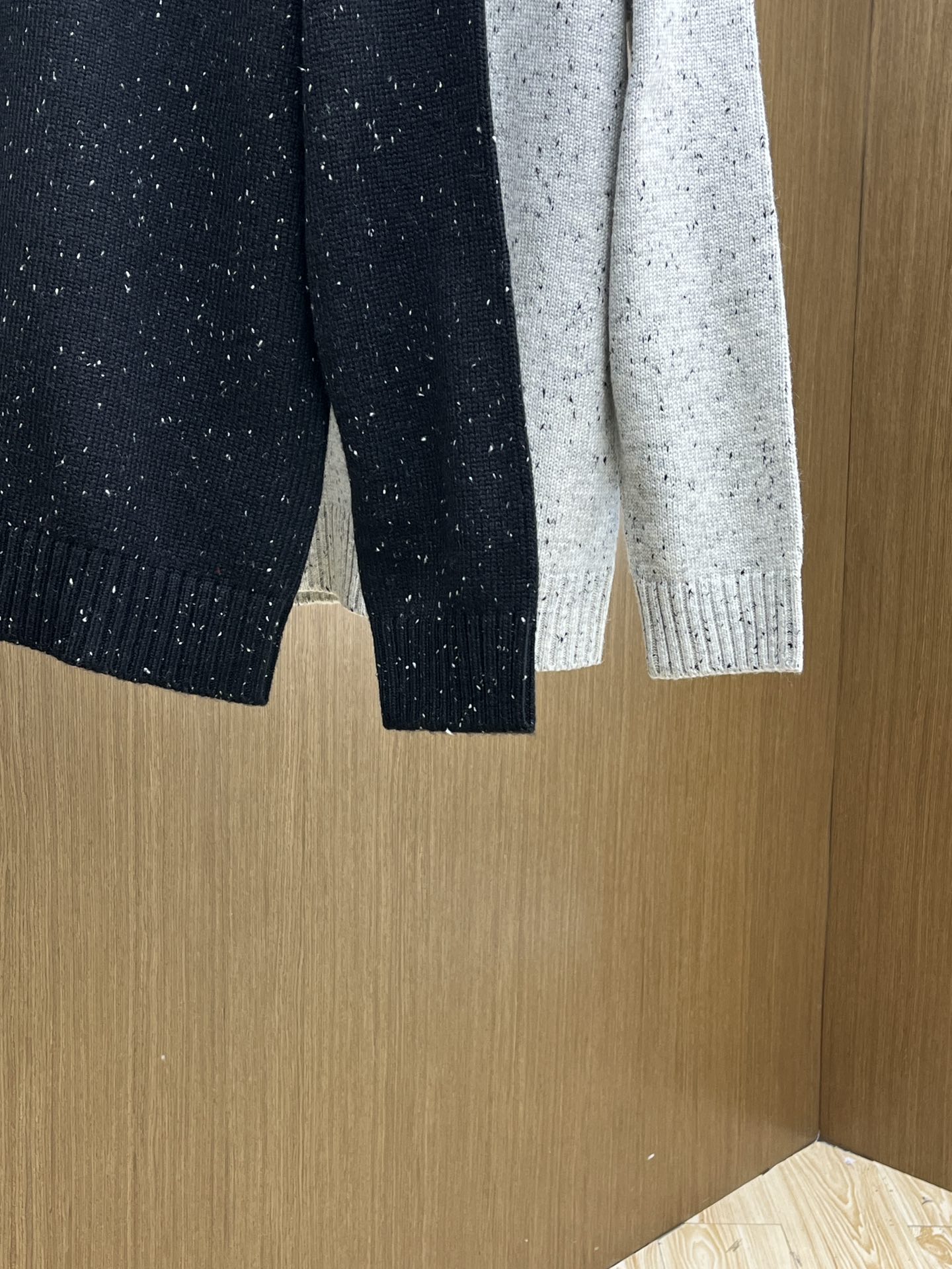 秋冬 CD 🔥🔥毛衣 2025秋冬最新系列，专柜1:1顶级复刻，全品相！加厚款，时下最流行的老钱风，老板