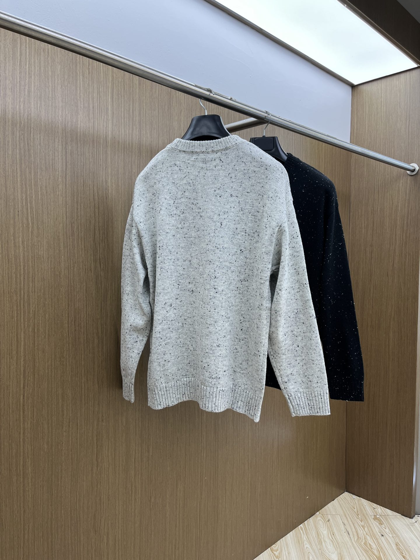 秋冬 CD 🔥🔥毛衣 2025秋冬最新系列，专柜1:1顶级复刻，全品相！加厚款，时下最流行的老钱风，老板