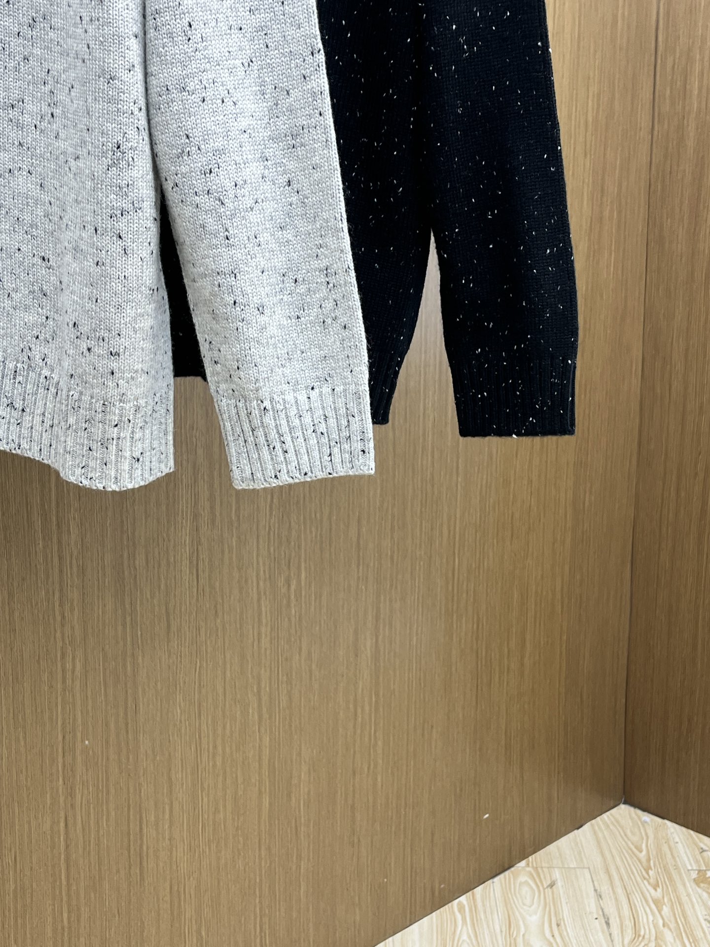 秋冬 CD 🔥🔥毛衣 2025秋冬最新系列，专柜1:1顶级复刻，全品相！加厚款，时下最流行的老钱风，老板