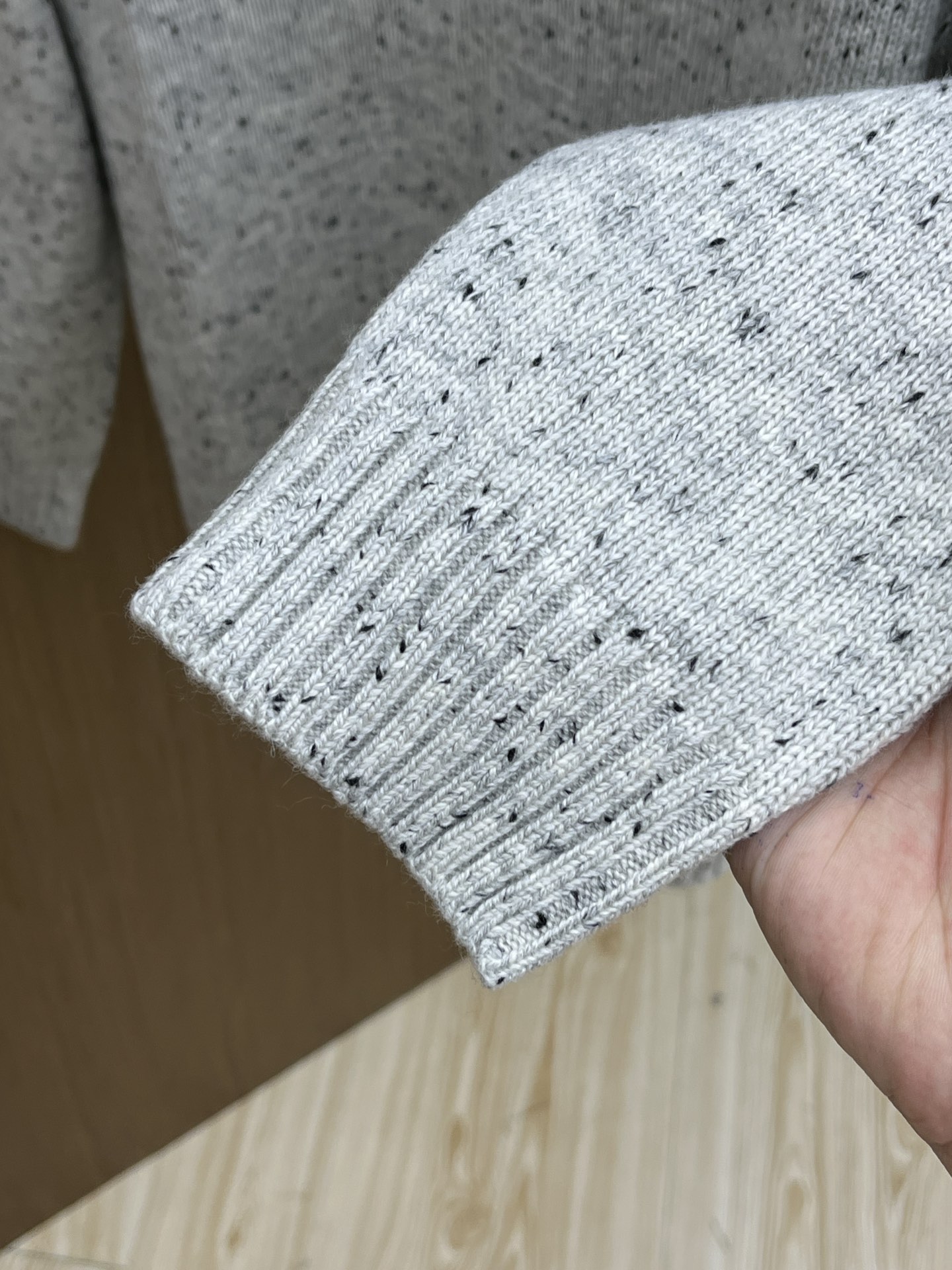 秋冬 CD 🔥🔥毛衣 2025秋冬最新系列，专柜1:1顶级复刻，全品相！加厚款，时下最流行的老钱风，老板