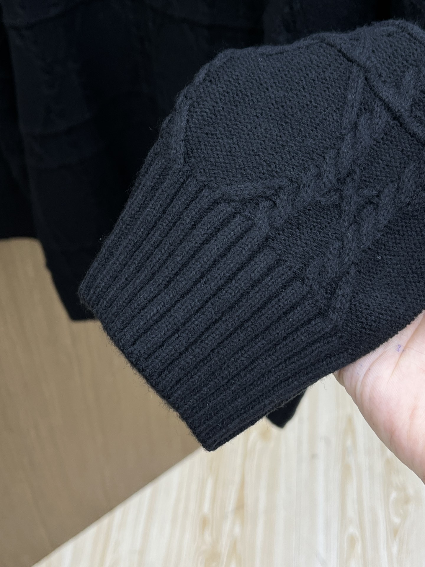 秋冬 CD 🔥🔥毛衣 2025秋冬最新系列，专柜1:1顶级复刻，全品相！加厚款，时下最流行的老钱风，老板