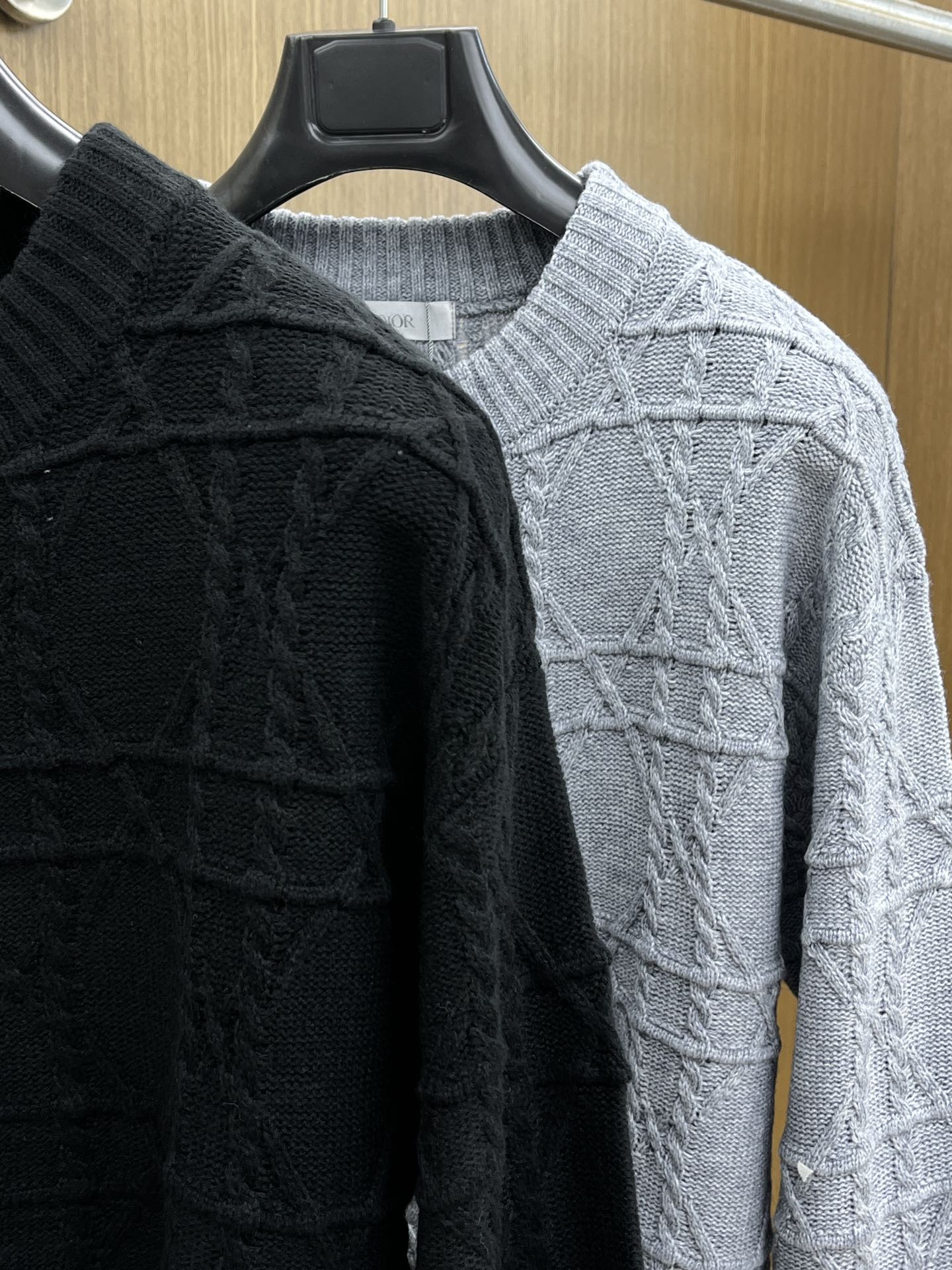 秋冬 CD 🔥🔥毛衣 2025秋冬最新系列，专柜1:1顶级复刻，全品相！加厚款，时下最流行的老钱风，老板