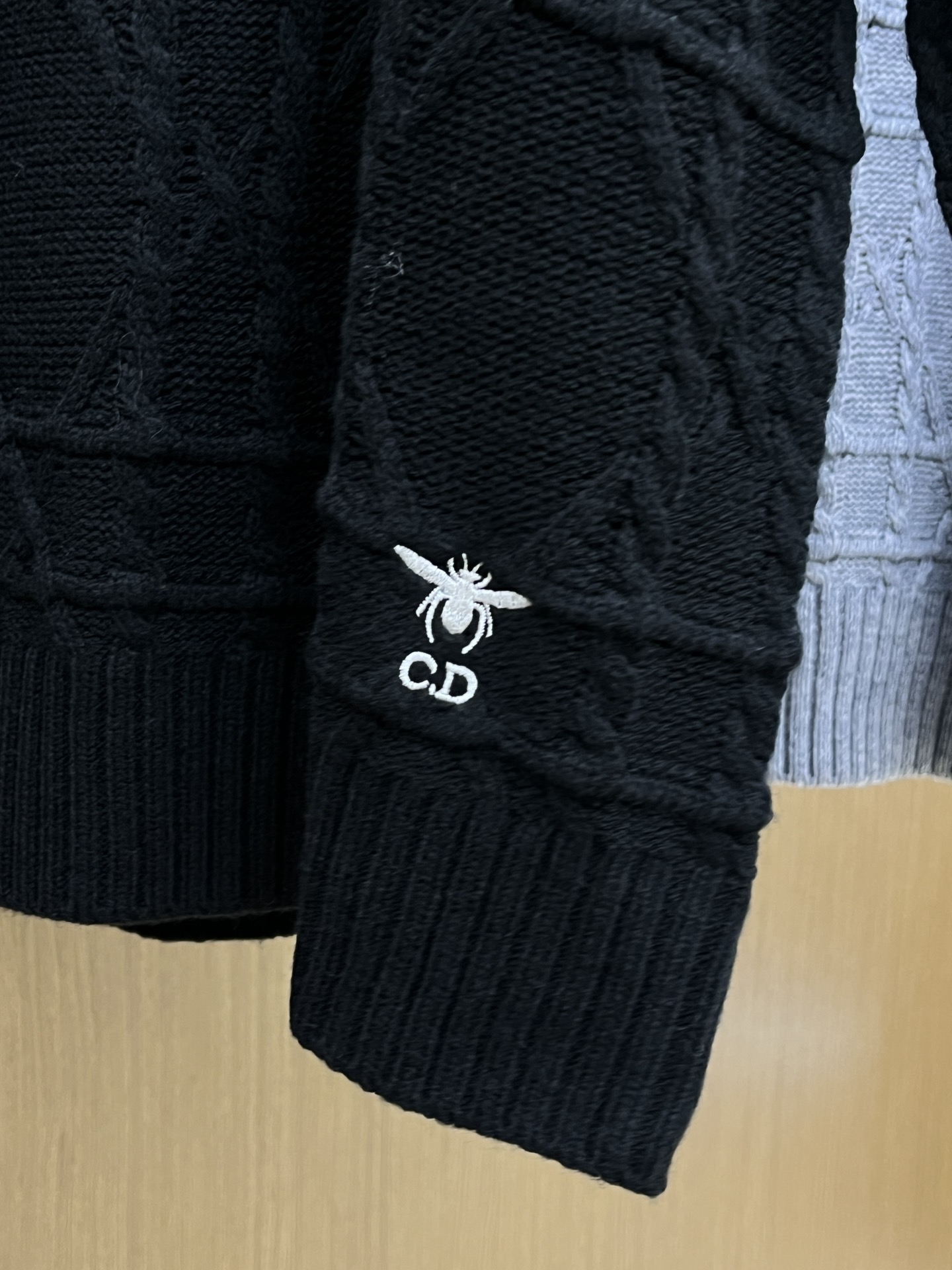 秋冬 CD 🔥🔥毛衣 2025秋冬最新系列，专柜1:1顶级复刻，全品相！加厚款，时下最流行的老钱风，老板