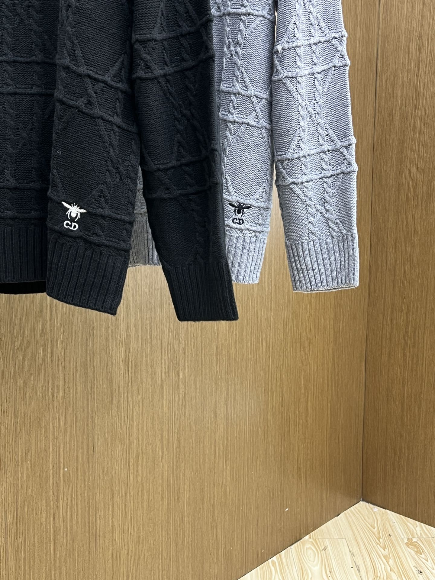 秋冬 CD 🔥🔥毛衣 2025秋冬最新系列，专柜1:1顶级复刻，全品相！加厚款，时下最流行的老钱风，老板