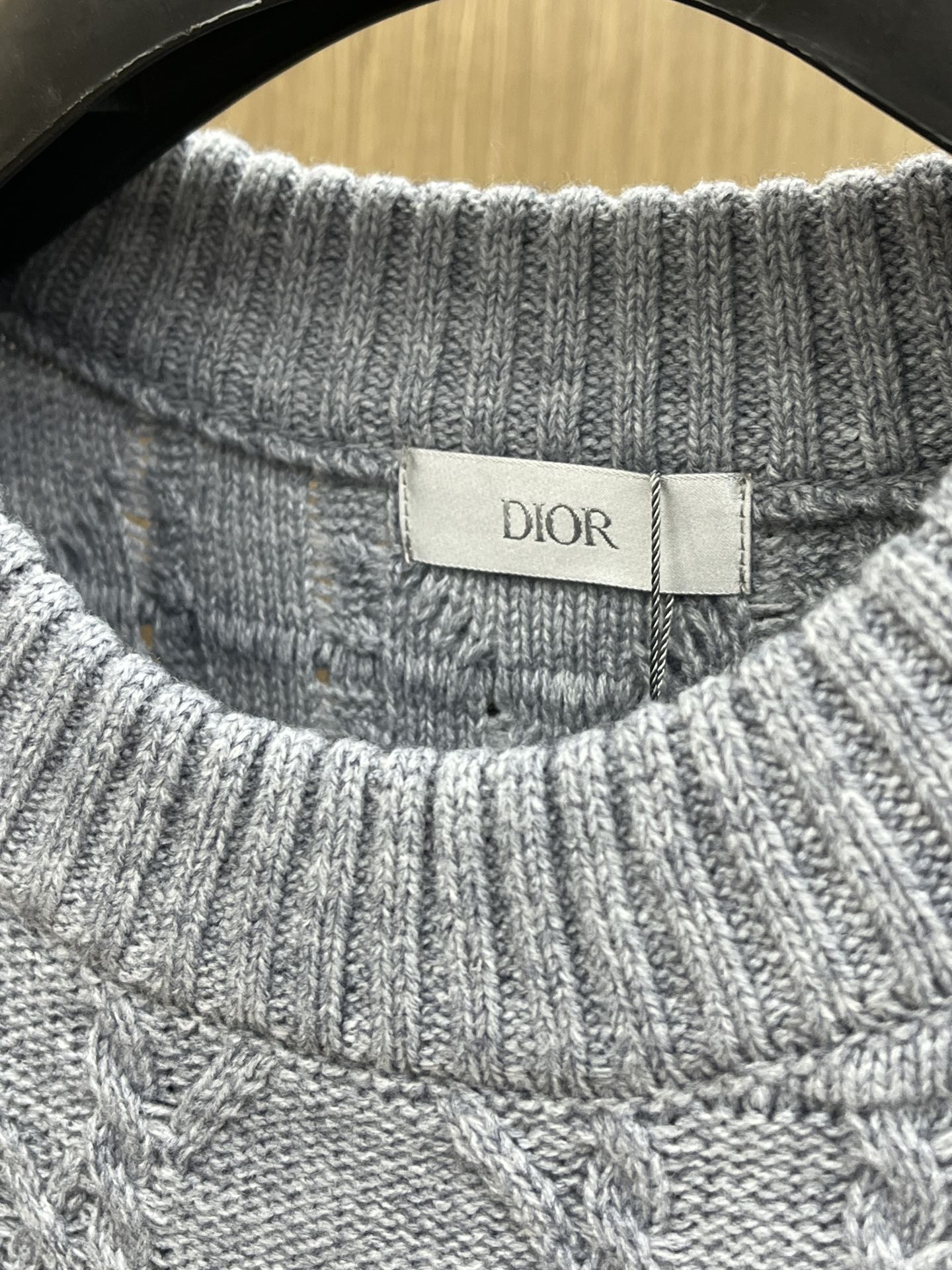 秋冬 CD 🔥🔥毛衣 2025秋冬最新系列，专柜1:1顶级复刻，全品相！加厚款，时下最流行的老钱风，老板