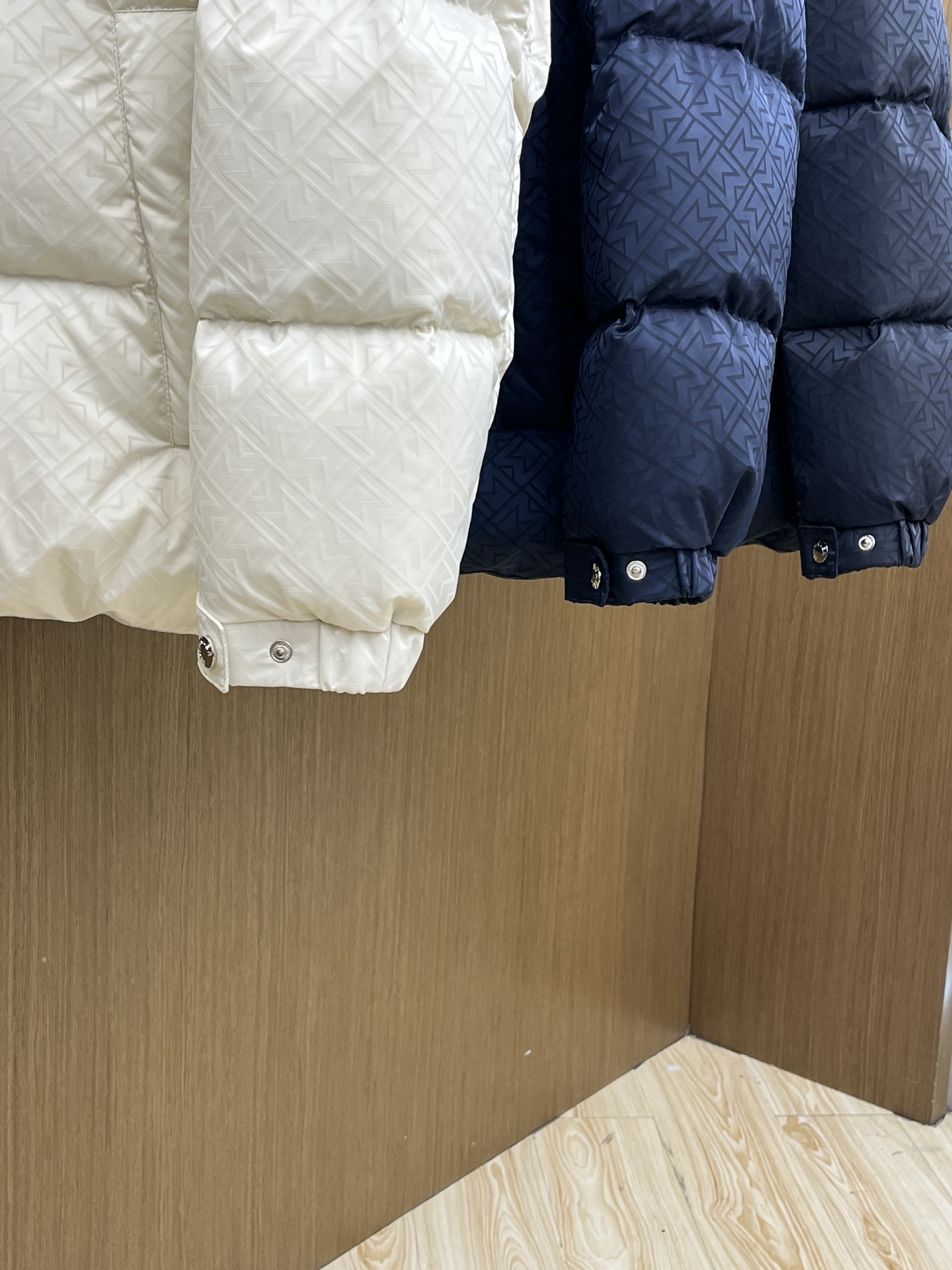 秋冬羽绒 Mon 🔥🔥羽绒服2025最新款时尚连帽保暖羽绒外套.（帽子可拆卸）处处细节显工艺足够的高级 