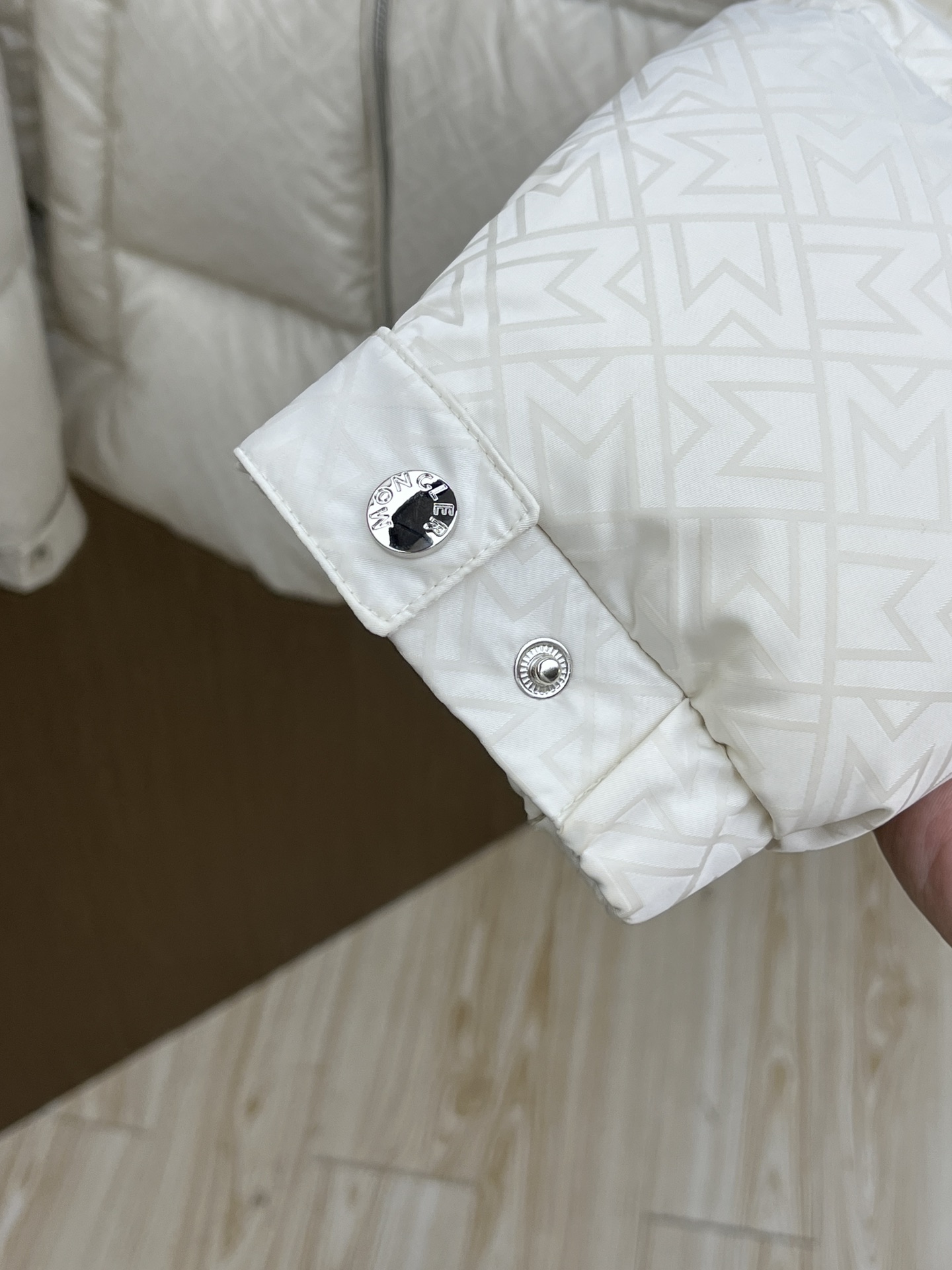 秋冬羽绒 Mon 🔥🔥羽绒服2025最新款时尚连帽保暖羽绒外套.（帽子可拆卸）处处细节显工艺足够的高级 