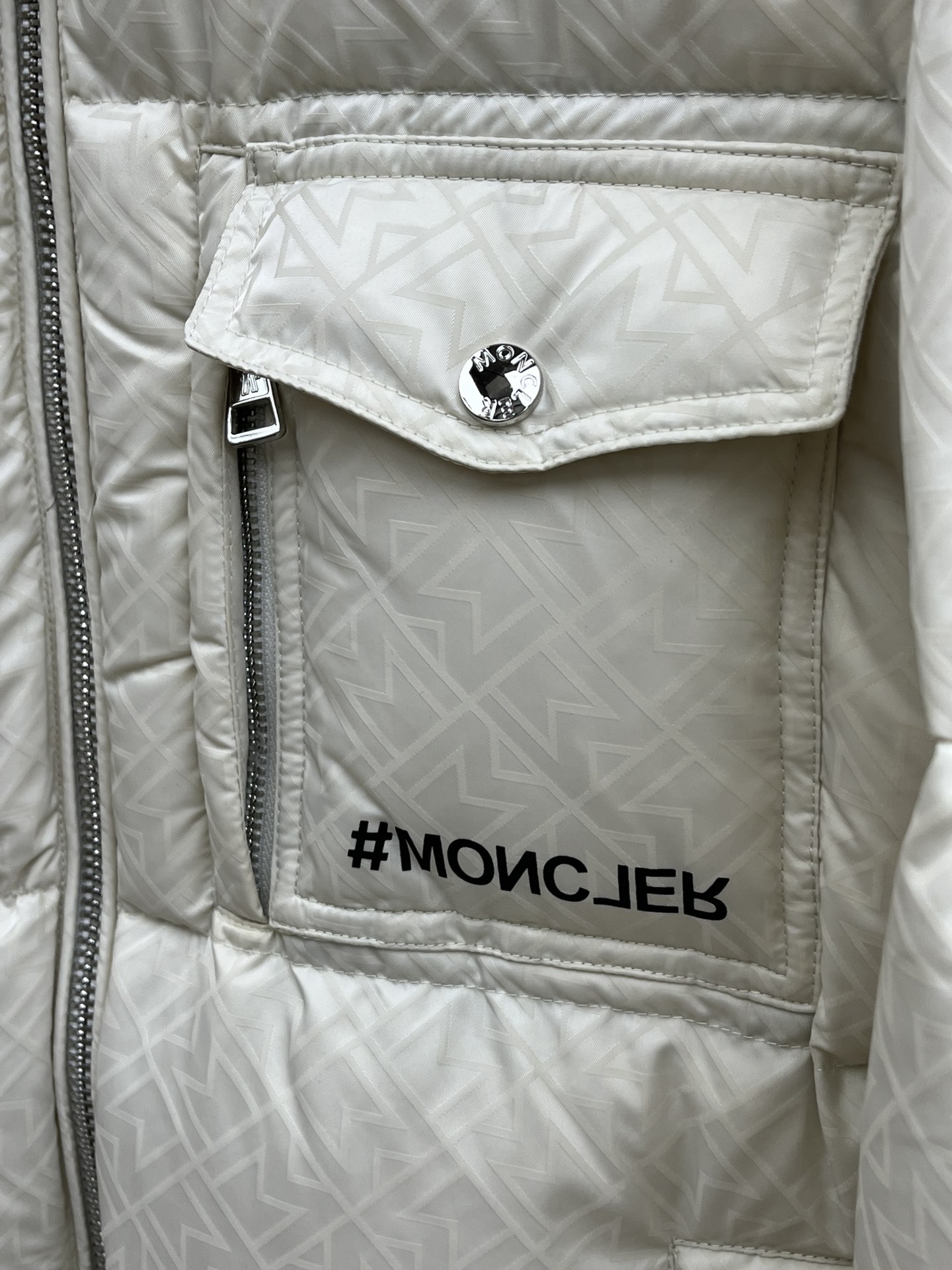 秋冬羽绒 Mon 🔥🔥羽绒服2025最新款时尚连帽保暖羽绒外套.（帽子可拆卸）处处细节显工艺足够的高级 