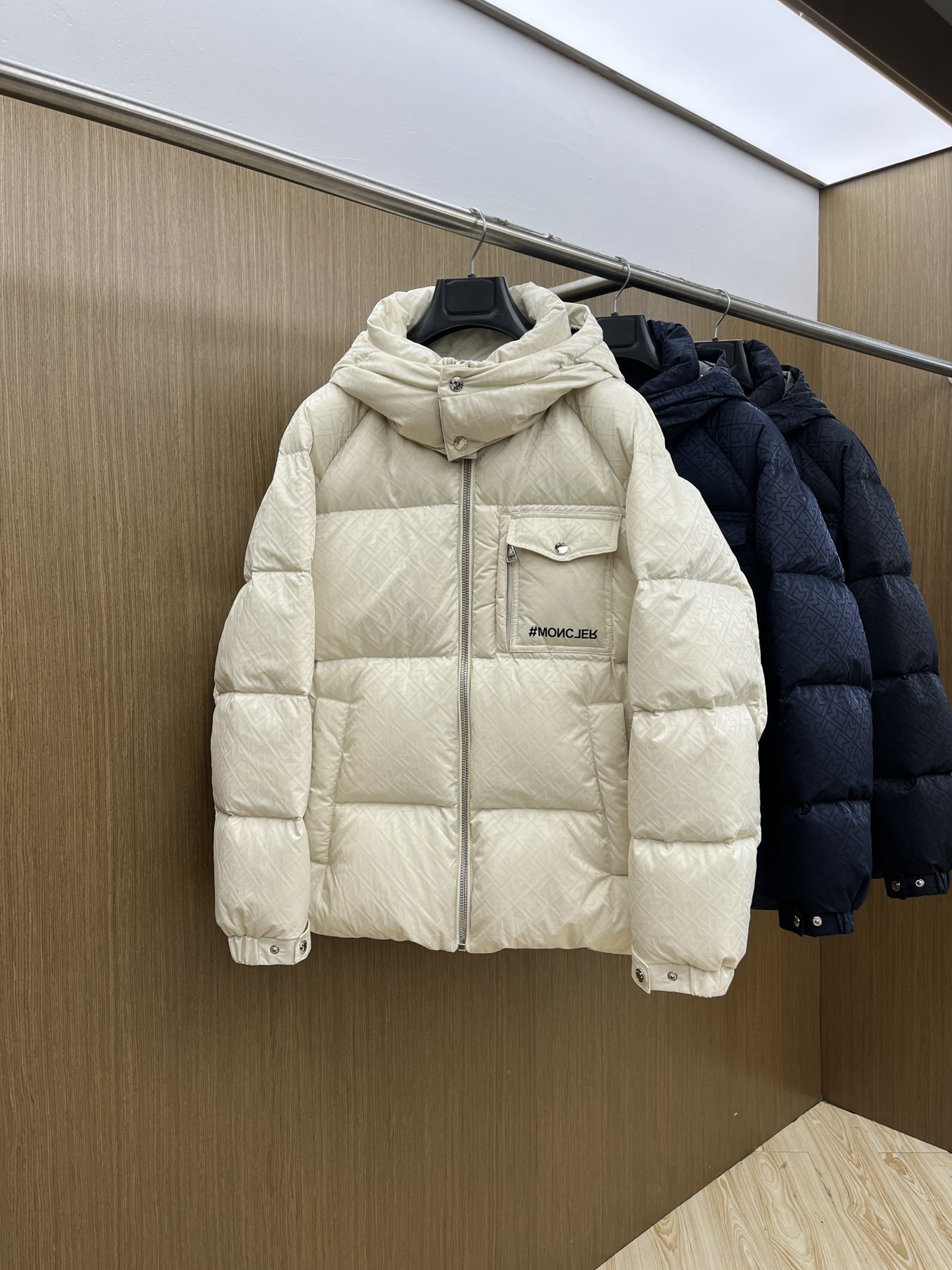 秋冬羽绒 Mon 🔥🔥羽绒服2025最新款时尚连帽保暖羽绒外套.（帽子可拆卸）处处细节显工艺足够的高级 