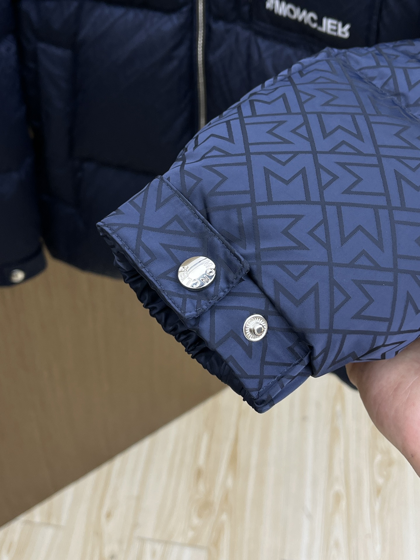 秋冬羽绒 Mon 🔥🔥羽绒服2025最新款时尚连帽保暖羽绒外套.（帽子可拆卸）处处细节显工艺足够的高级 