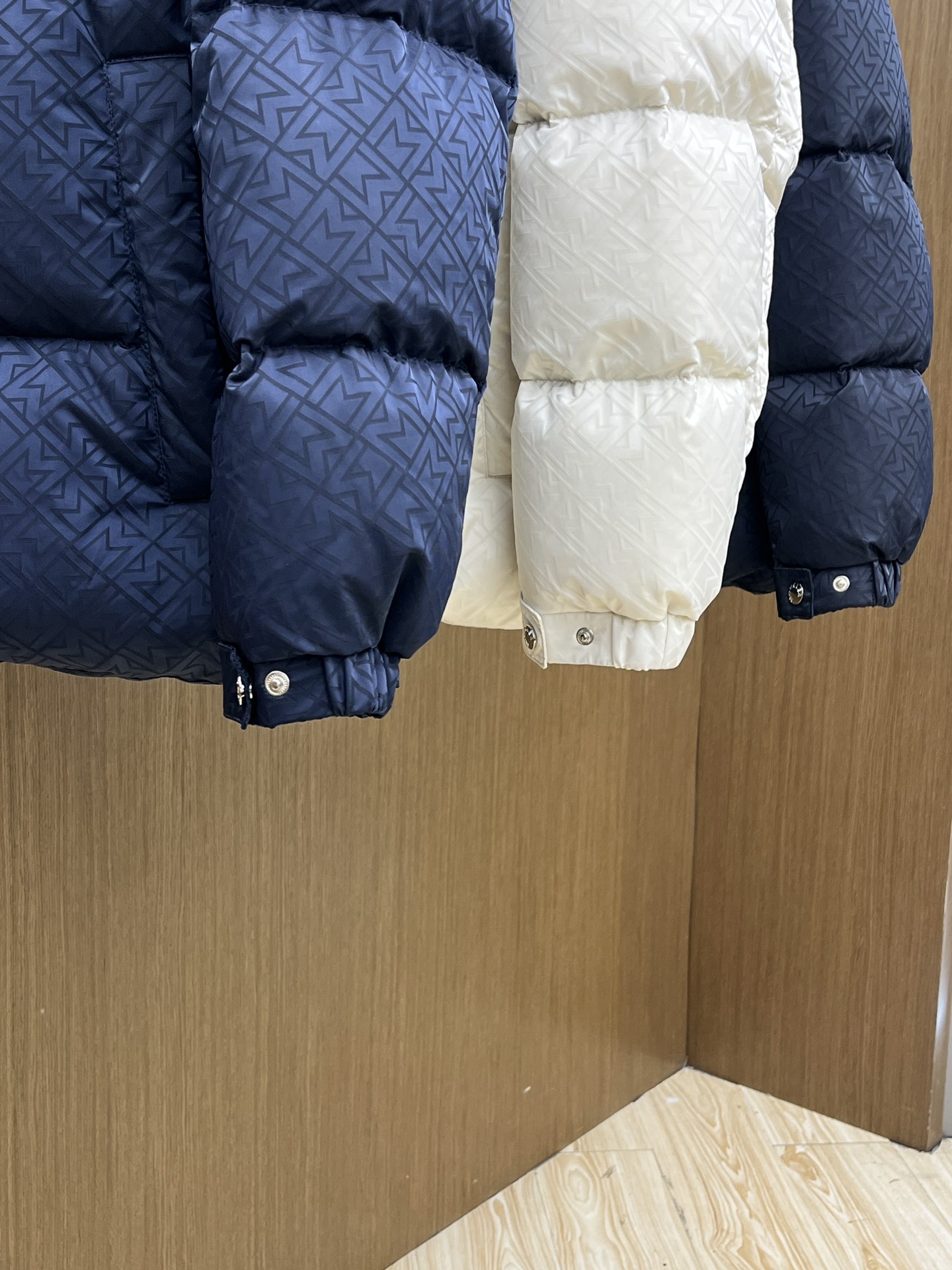 秋冬羽绒 Mon 🔥🔥羽绒服2025最新款时尚连帽保暖羽绒外套.（帽子可拆卸）处处细节显工艺足够的高级 