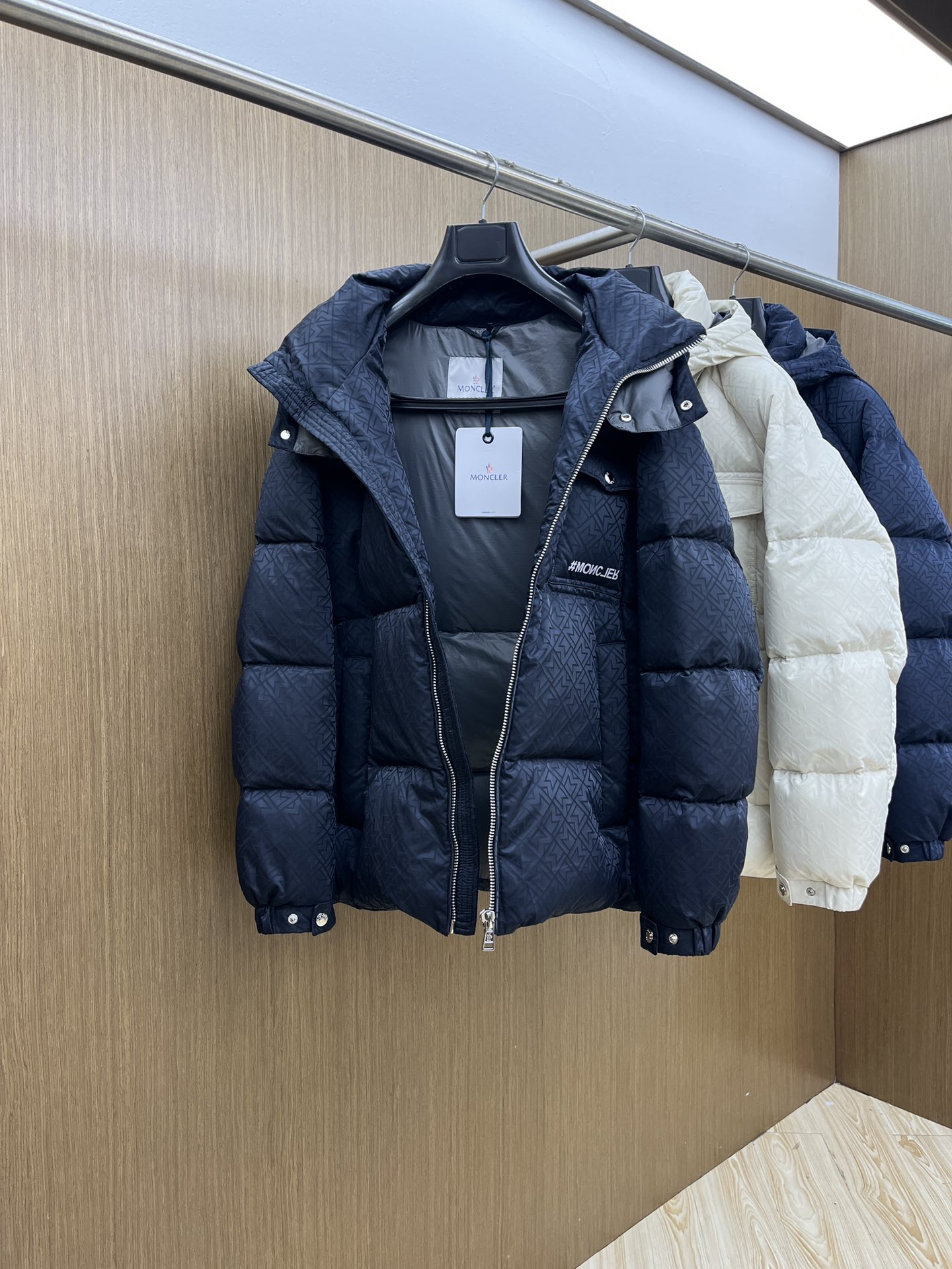 秋冬羽绒 Mon 🔥🔥羽绒服2025最新款时尚连帽保暖羽绒外套.（帽子可拆卸）处处细节显工艺足够的高级 