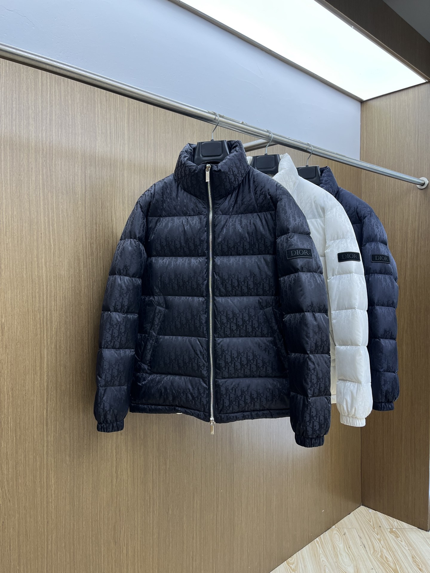 秋冬羽绒 CD 🔥🔥GW独家专供秋冬新款羽绒服。立领设计 贸易公司渠道稀出，降温天气必备的保暖单品，不论