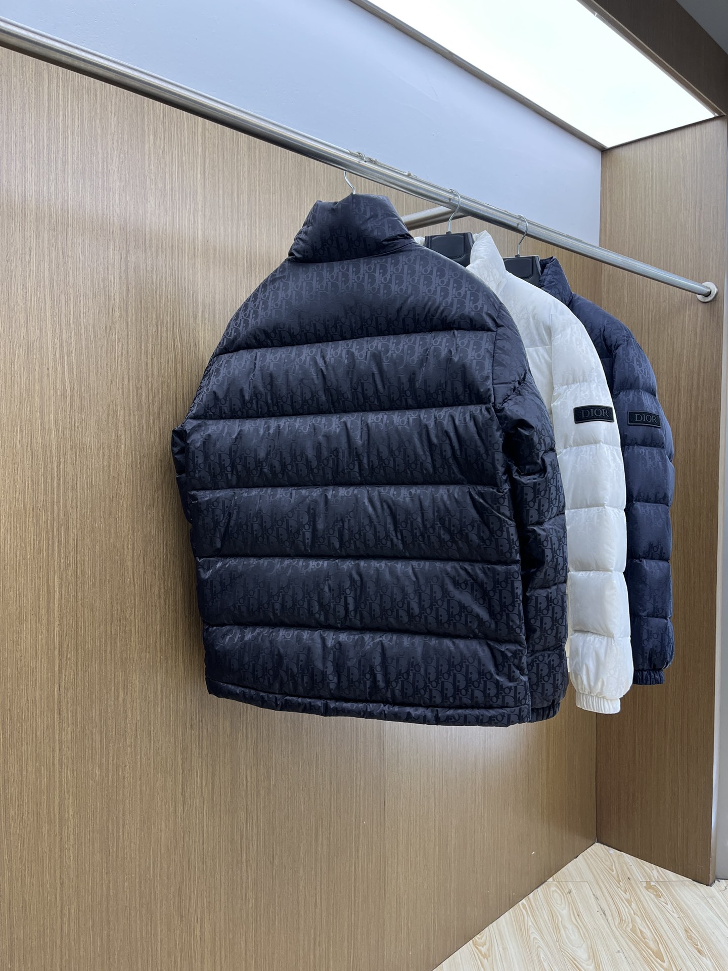 秋冬羽绒 CD 🔥🔥GW独家专供秋冬新款羽绒服。立领设计 贸易公司渠道稀出，降温天气必备的保暖单品，不论