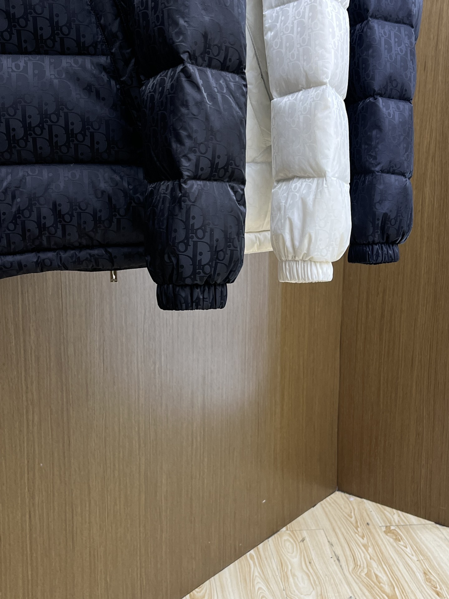 秋冬羽绒 CD 🔥🔥GW独家专供秋冬新款羽绒服。立领设计 贸易公司渠道稀出，降温天气必备的保暖单品，不论