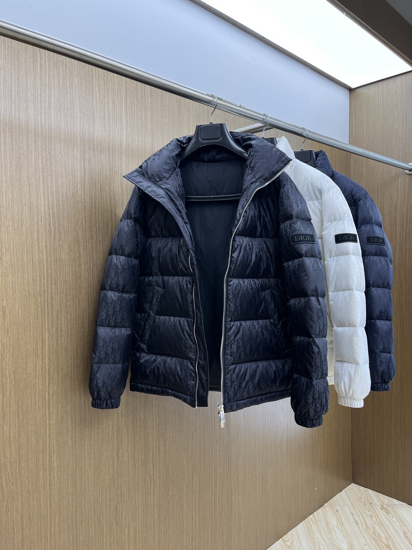 秋冬羽绒 CD 🔥🔥GW独家专供秋冬新款羽绒服。立领设计 贸易公司渠道稀出，降温天气必备的保暖单品，不论