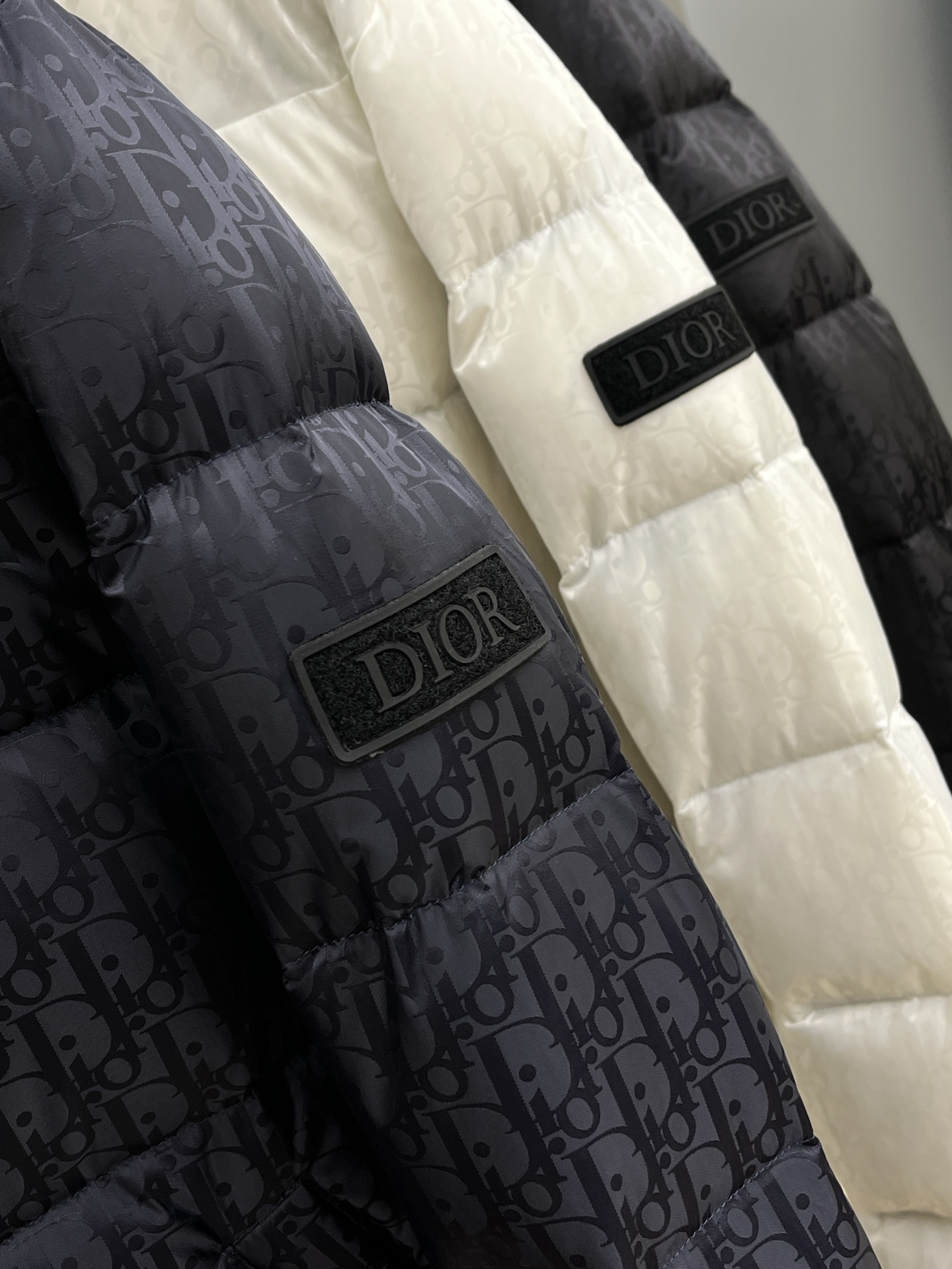 秋冬羽绒 CD 🔥🔥GW独家专供秋冬新款羽绒服。立领设计 贸易公司渠道稀出，降温天气必备的保暖单品，不论