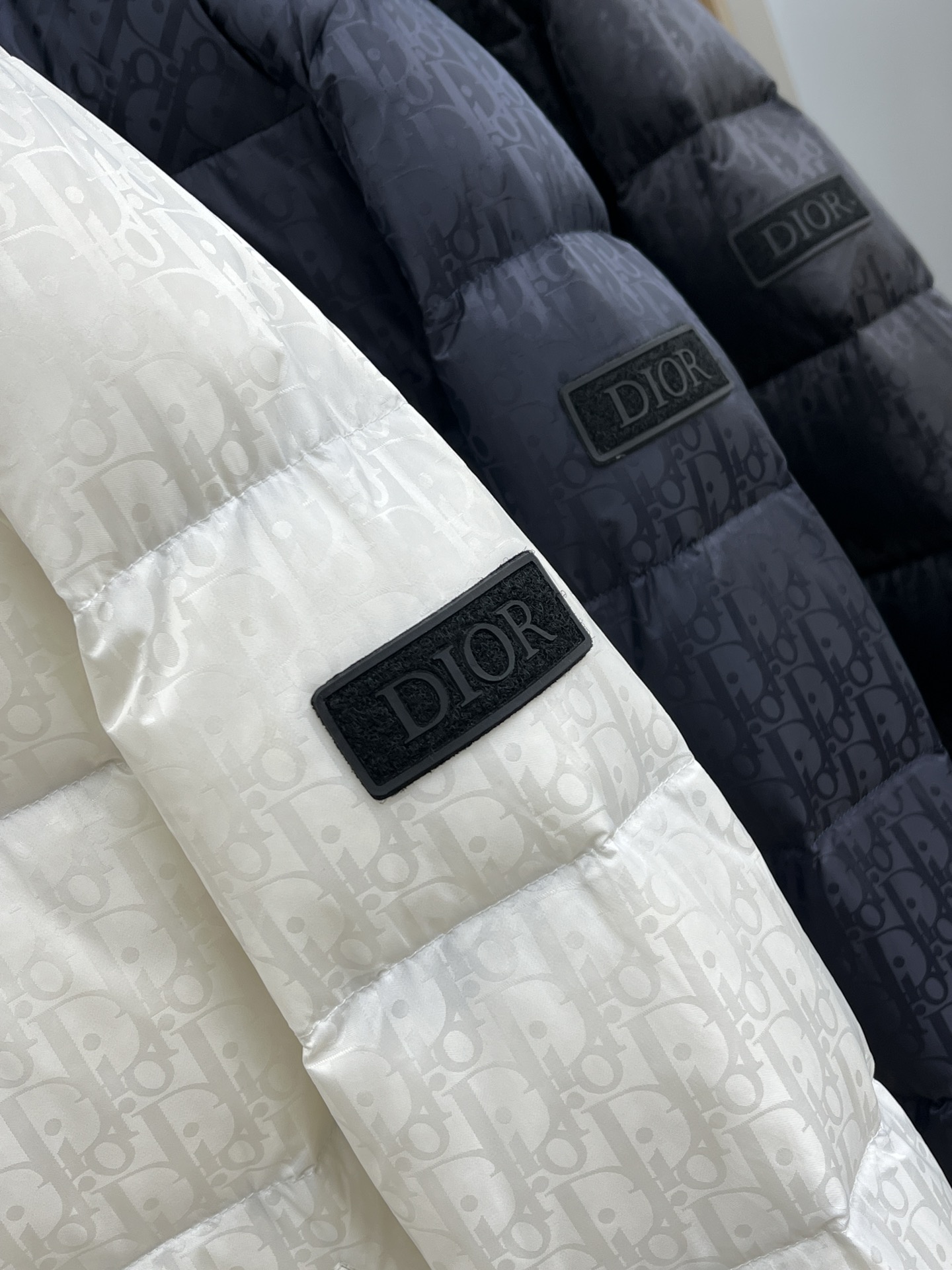 秋冬羽绒 CD 🔥🔥GW独家专供秋冬新款羽绒服。立领设计 贸易公司渠道稀出，降温天气必备的保暖单品，不论