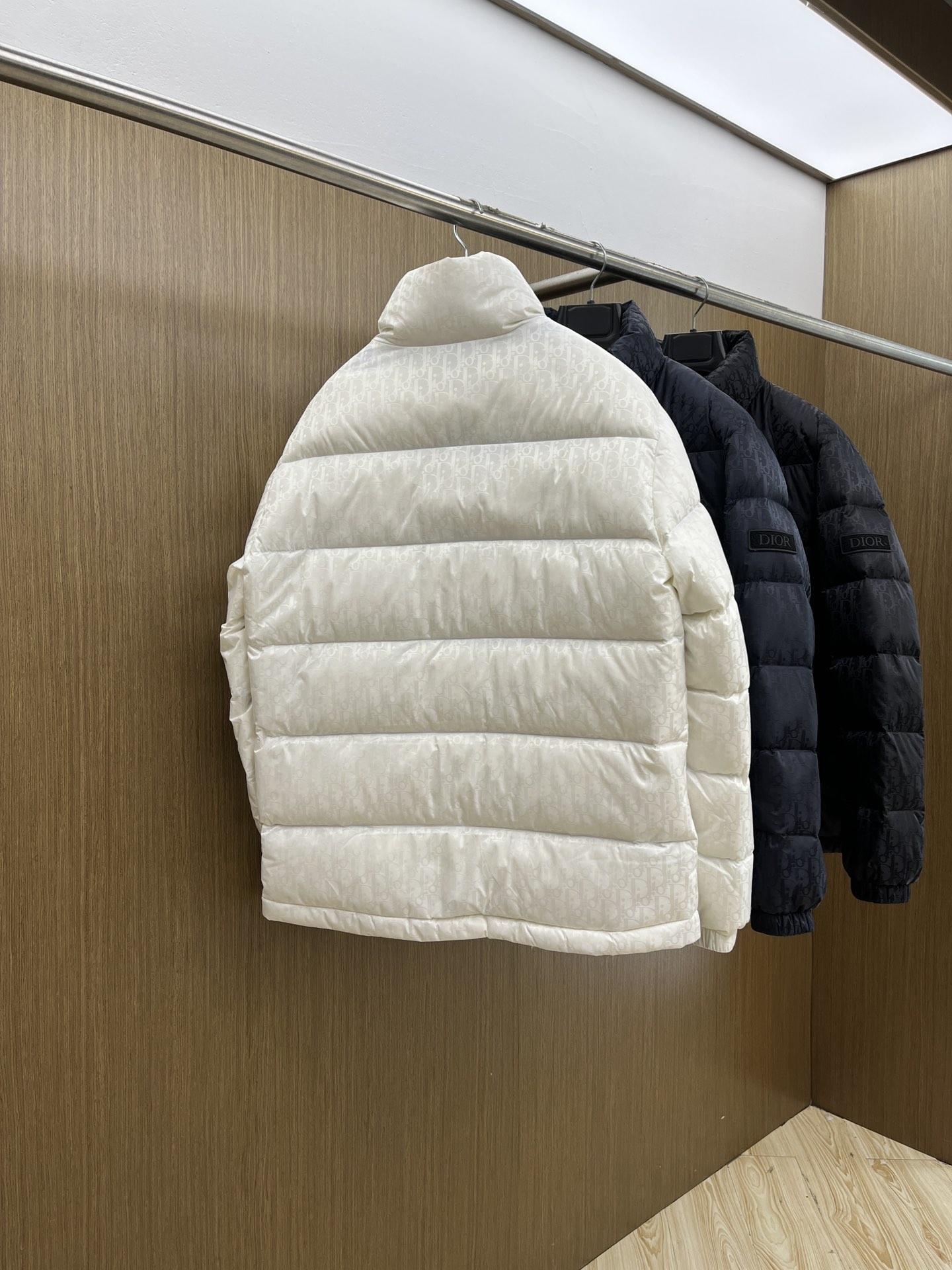 秋冬羽绒 CD 🔥🔥GW独家专供秋冬新款羽绒服。立领设计 贸易公司渠道稀出，降温天气必备的保暖单品，不论