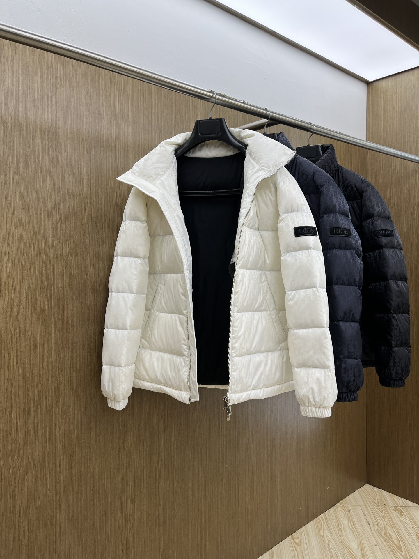 秋冬羽绒 CD 🔥🔥GW独家专供秋冬新款羽绒服。立领设计 贸易公司渠道稀出，降温天气必备的保暖单品，不论