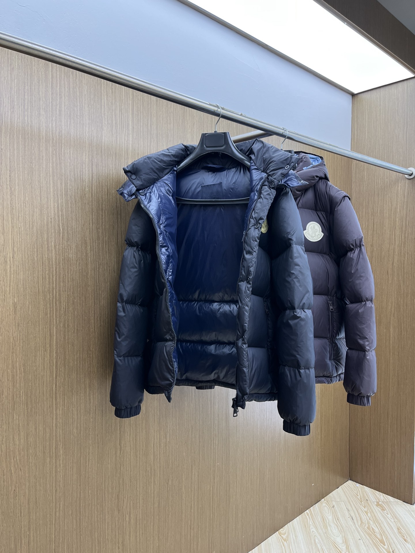 秋冬羽绒 顶级版本 𝑴𝒐𝒏𝒄𝒍𝒆𝒓｜蒙口 盟可睐袖子可拆二合一连帽羽绒服内里90%白鸭绒填充，舒适保暖的