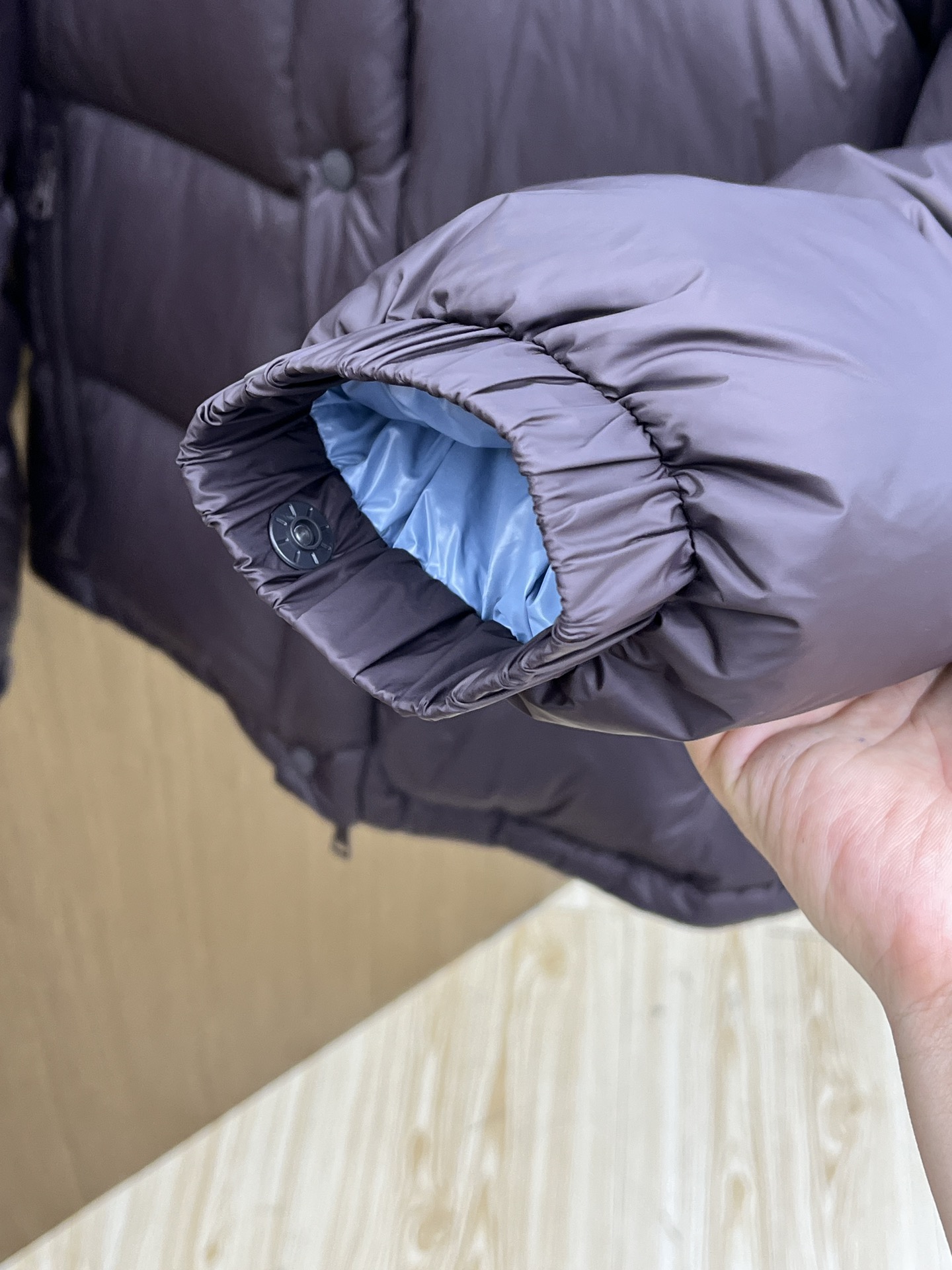 秋冬羽绒 顶级版本 𝑴𝒐𝒏𝒄𝒍𝒆𝒓｜蒙口 盟可睐袖子可拆二合一连帽羽绒服内里90%白鸭绒填充，舒适保暖的