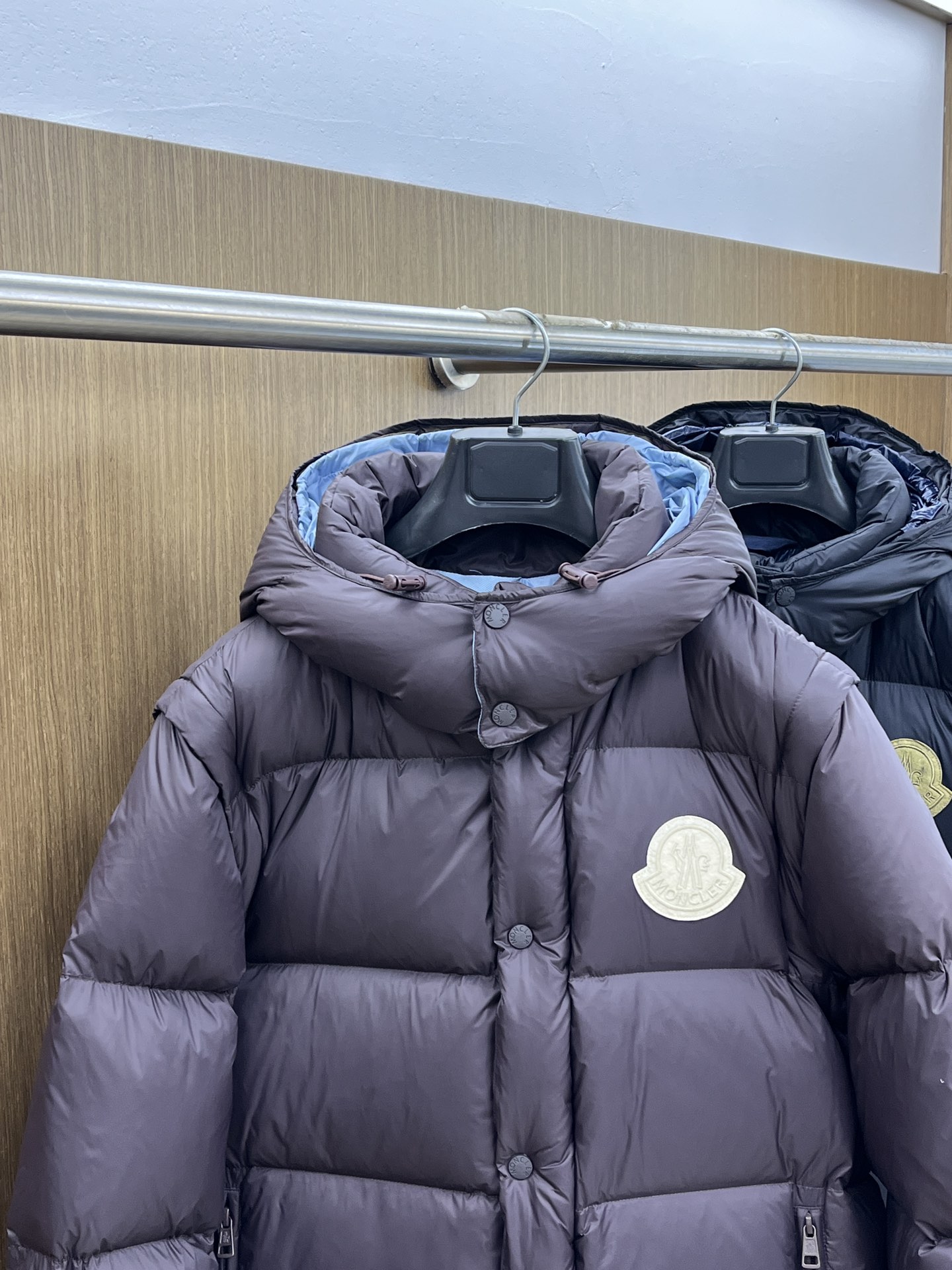 秋冬羽绒 顶级版本 𝑴𝒐𝒏𝒄𝒍𝒆𝒓｜蒙口 盟可睐袖子可拆二合一连帽羽绒服内里90%白鸭绒填充，舒适保暖的