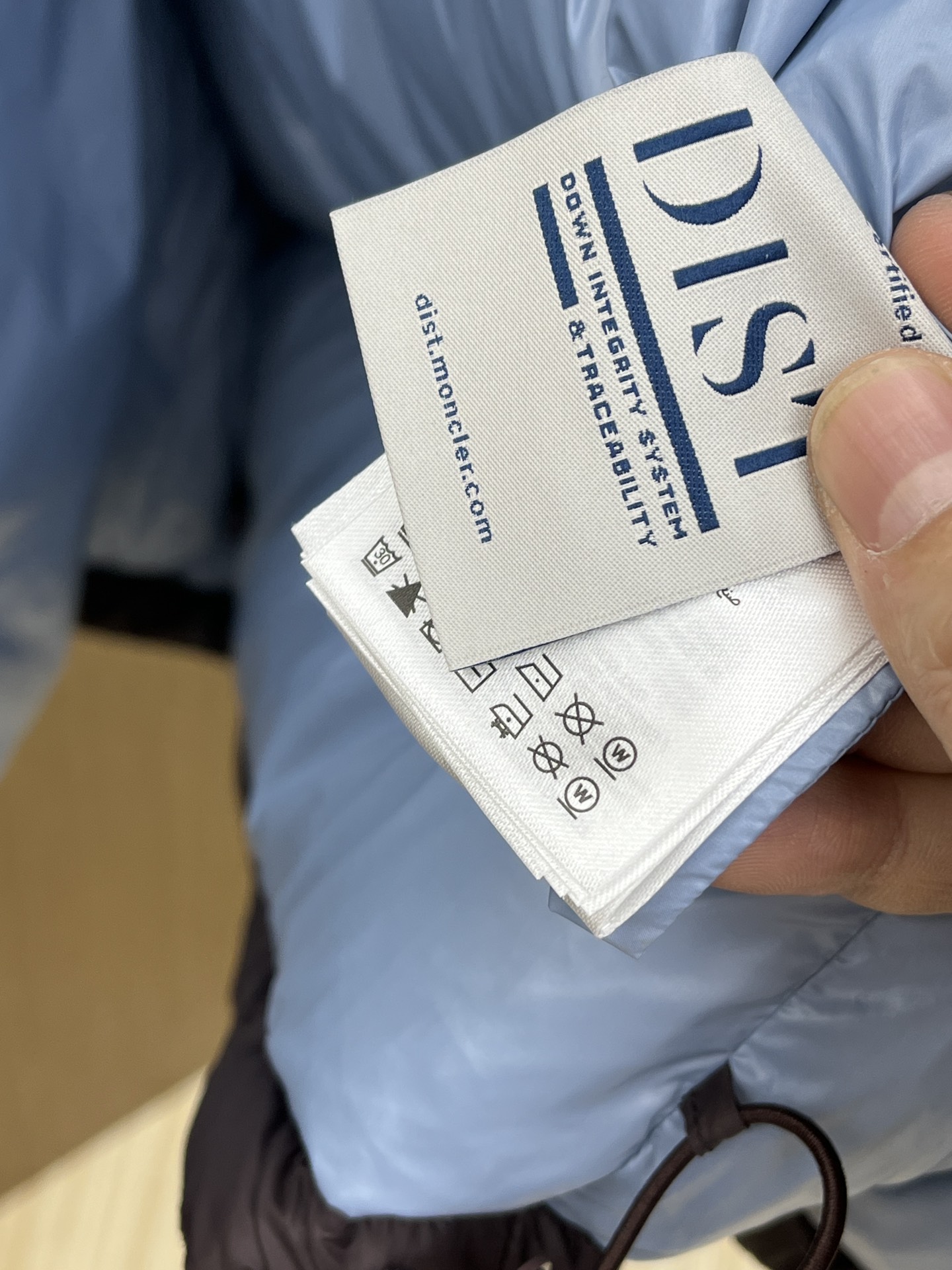 秋冬羽绒 顶级版本 𝑴𝒐𝒏𝒄𝒍𝒆𝒓｜蒙口 盟可睐袖子可拆二合一连帽羽绒服内里90%白鸭绒填充，舒适保暖的