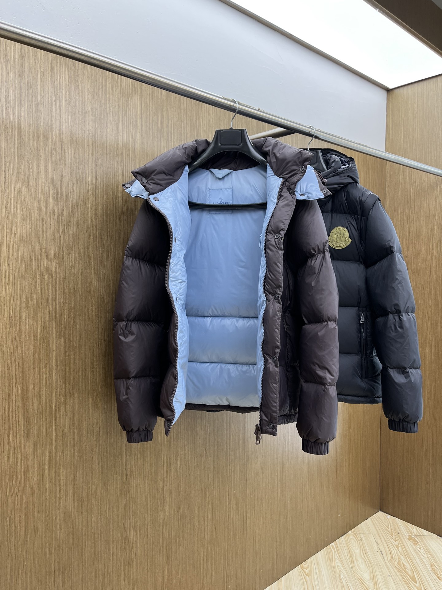 秋冬羽绒 顶级版本 𝑴𝒐𝒏𝒄𝒍𝒆𝒓｜蒙口 盟可睐袖子可拆二合一连帽羽绒服内里90%白鸭绒填充，舒适保暖的