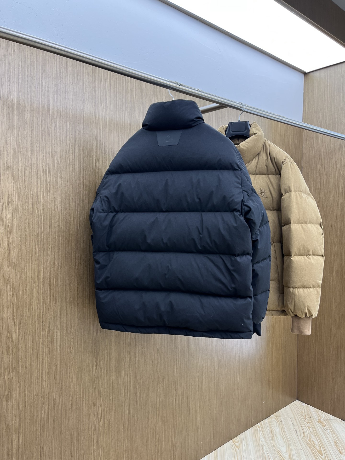 秋冬羽绒 lP🆕 🔥🔥GW独家专供秋冬新款羽绒服。立领设计 贸易公司渠道稀出，降温天气必备的保暖单品，不