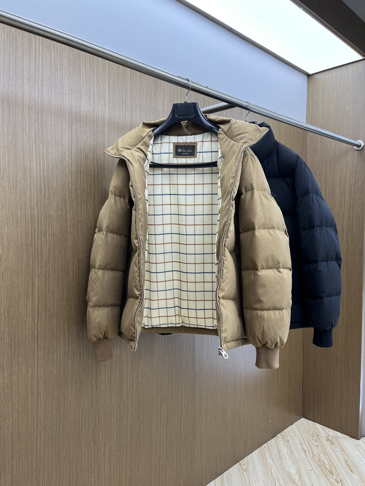 秋冬羽绒 lP🆕 🔥🔥GW独家专供秋冬新款羽绒服。立领设计 贸易公司渠道稀出，降温天气必备的保暖单品，不