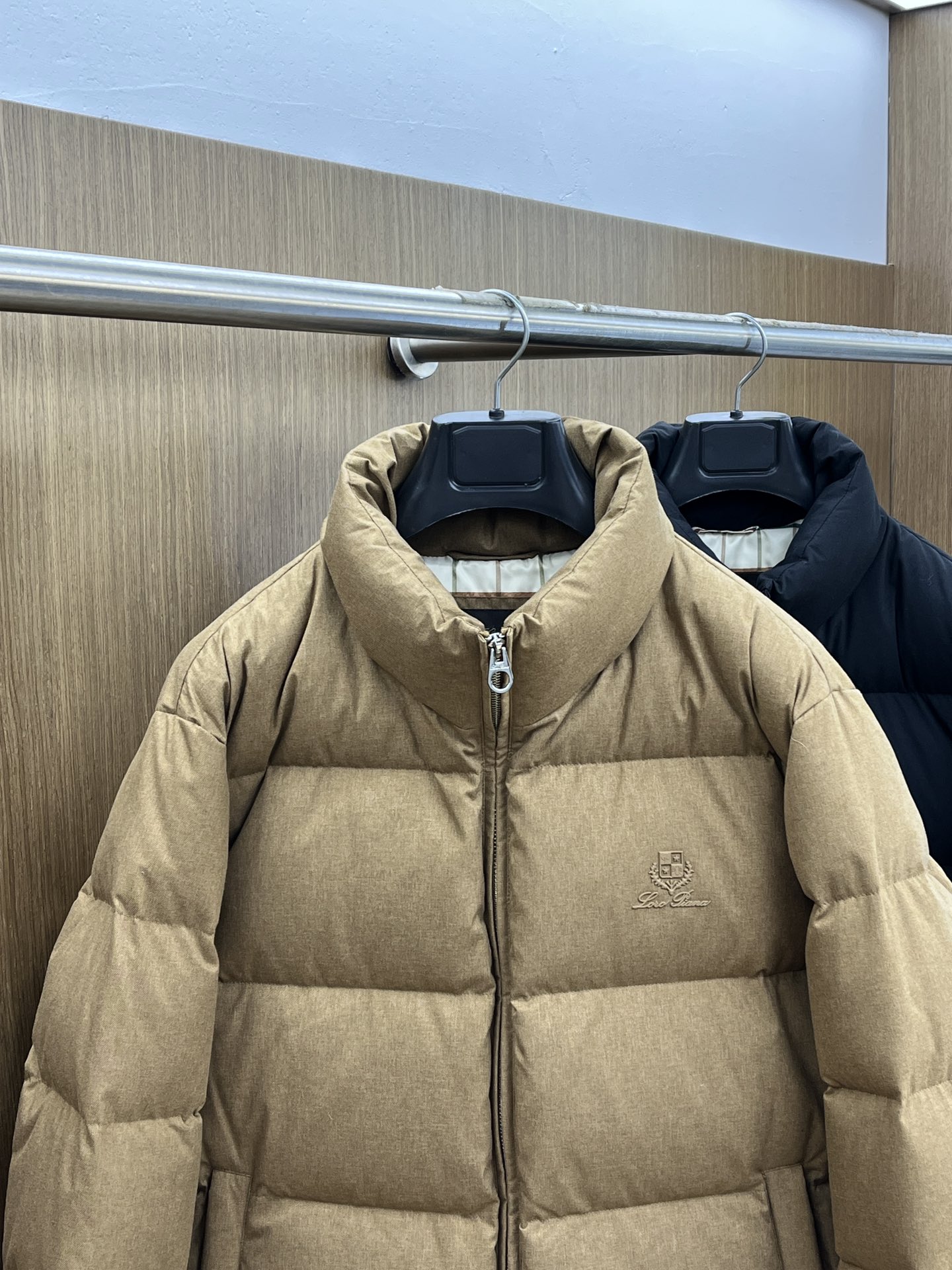 秋冬羽绒 lP🆕 🔥🔥GW独家专供秋冬新款羽绒服。立领设计 贸易公司渠道稀出，降温天气必备的保暖单品，不