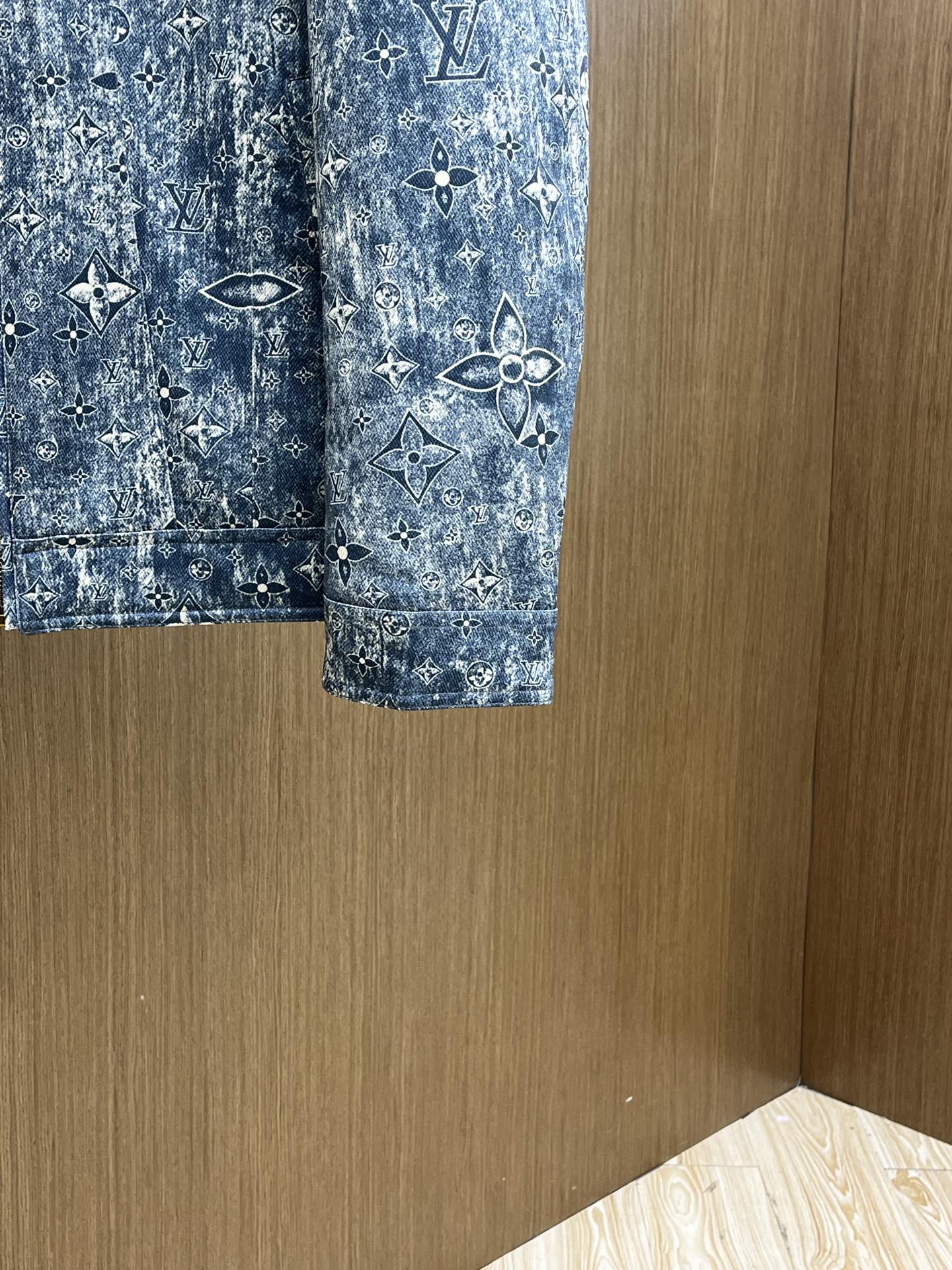 秋冬羽绒 LV 🔥🔥GW独家专供秋冬新款羽绒服。连帽设计 贸易公司渠道稀出，降温天气必备的保暖单品，不论