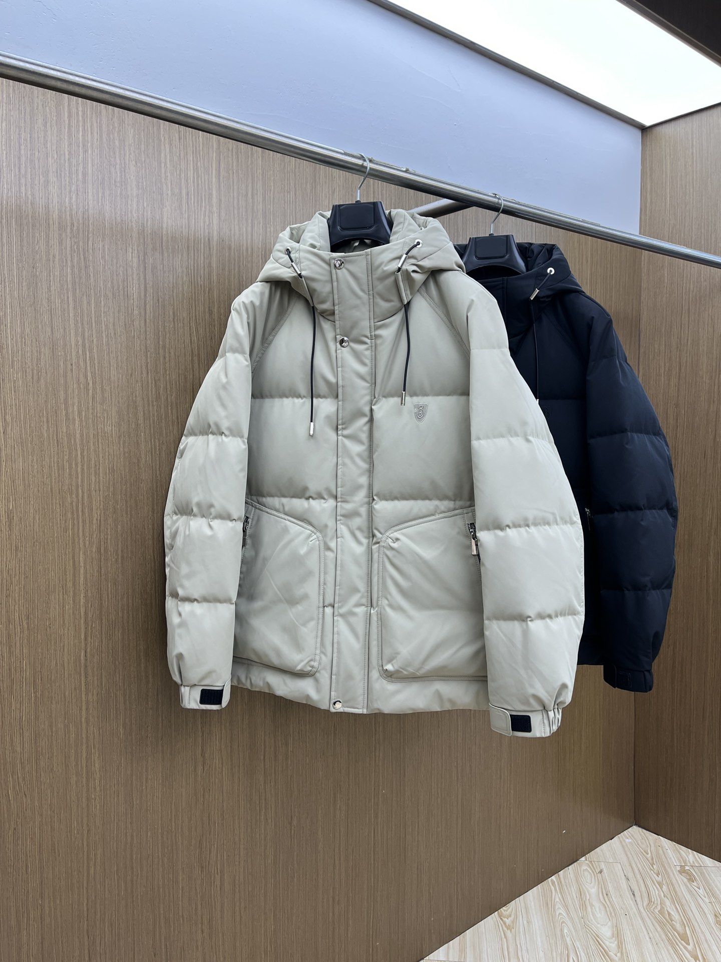 秋冬羽绒 BBR 🔥🔥GW独家专供秋冬新款羽绒服。连帽设计 贸易公司渠道稀出，降温天气必备的保暖单品，不