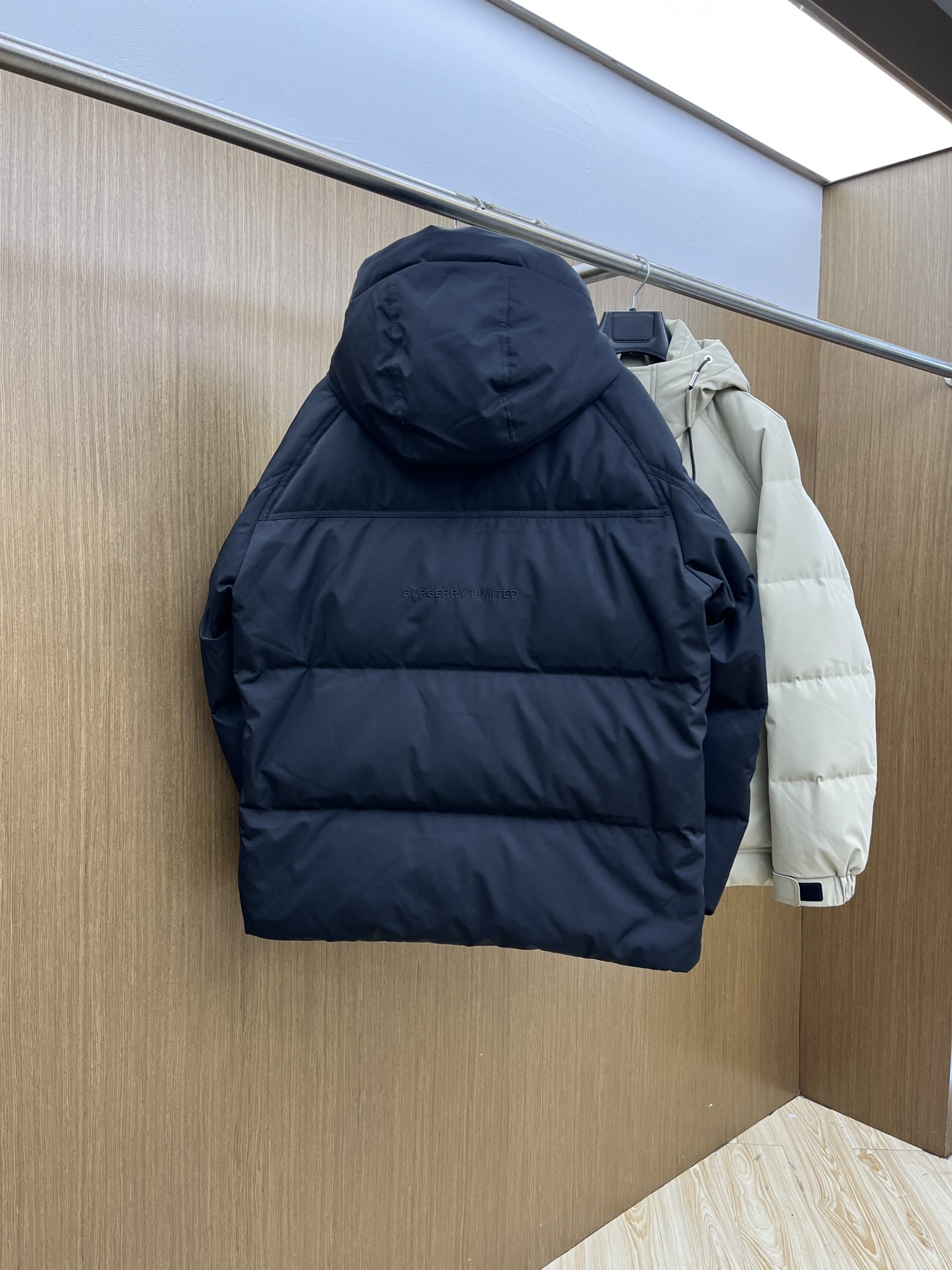 秋冬羽绒 BBR 🔥🔥GW独家专供秋冬新款羽绒服。连帽设计 贸易公司渠道稀出，降温天气必备的保暖单品，不