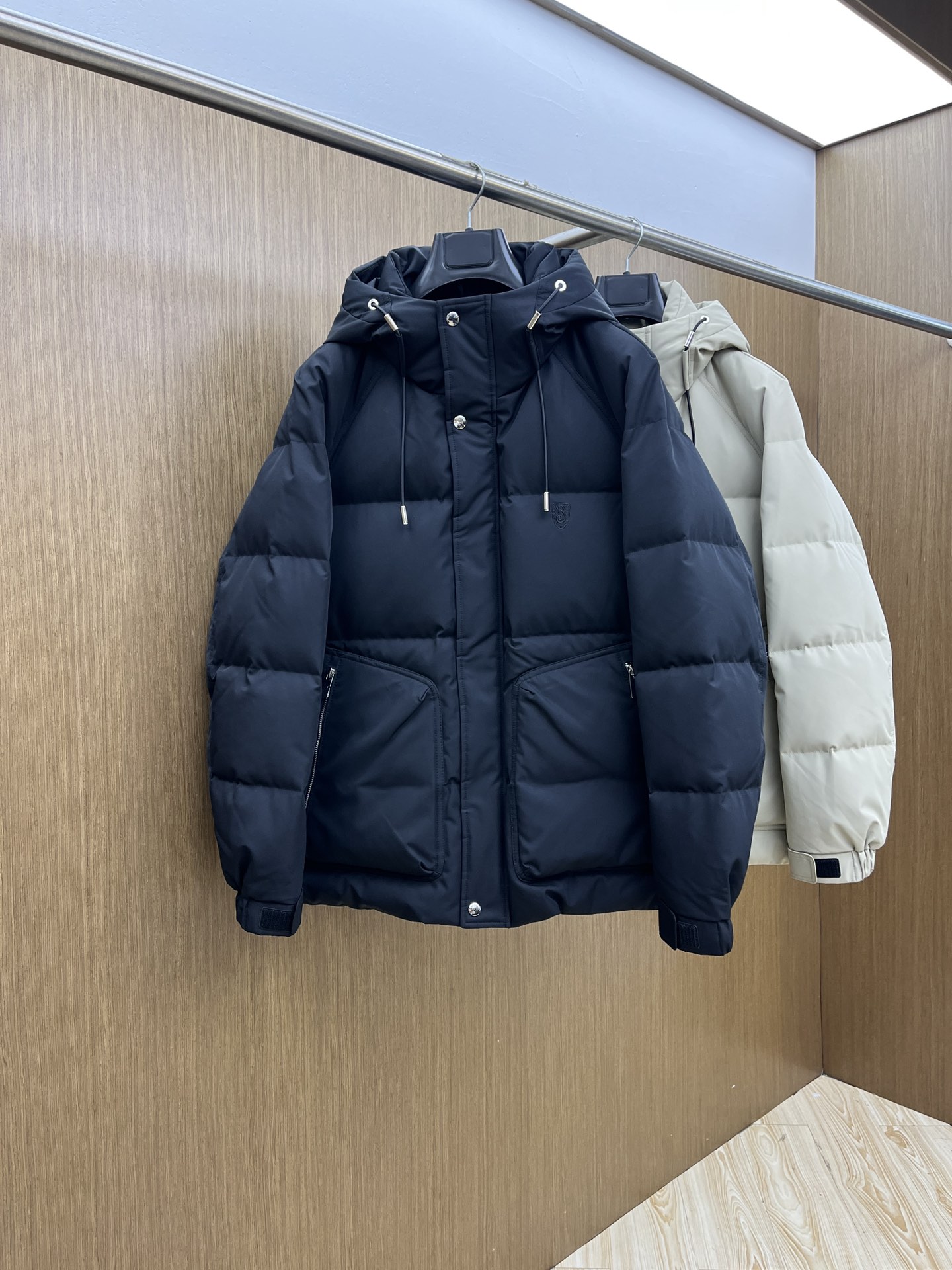 秋冬羽绒 BBR 🔥🔥GW独家专供秋冬新款羽绒服。连帽设计 贸易公司渠道稀出，降温天气必备的保暖单品，不