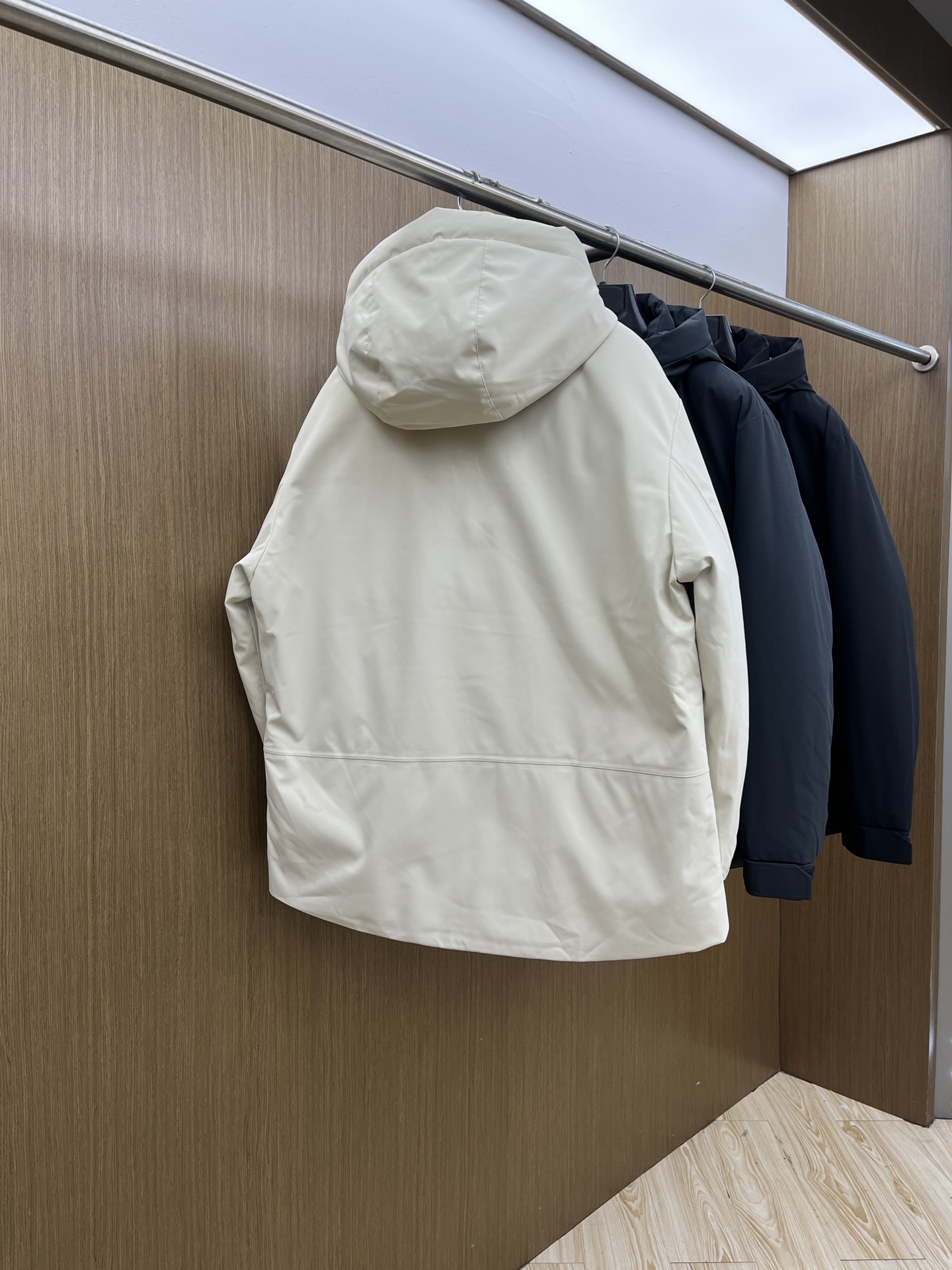 秋冬羽绒 ZZ 🔥🔥GW独家专供秋冬新款羽绒服。连帽设计 贸易公司渠道稀出，降温天气必备的保暖单品，不论