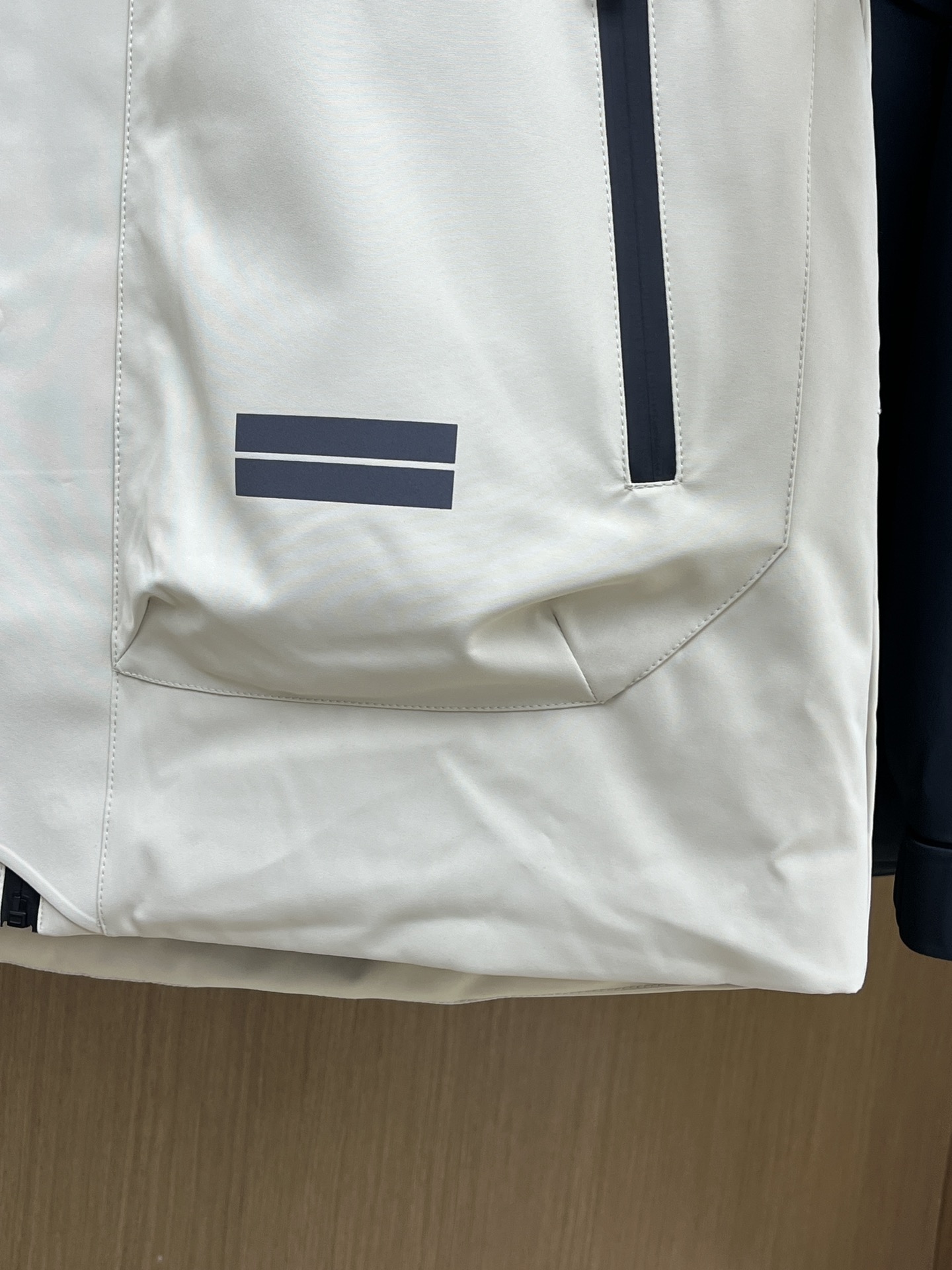 秋冬羽绒 ZZ 🔥🔥GW独家专供秋冬新款羽绒服。连帽设计 贸易公司渠道稀出，降温天气必备的保暖单品，不论