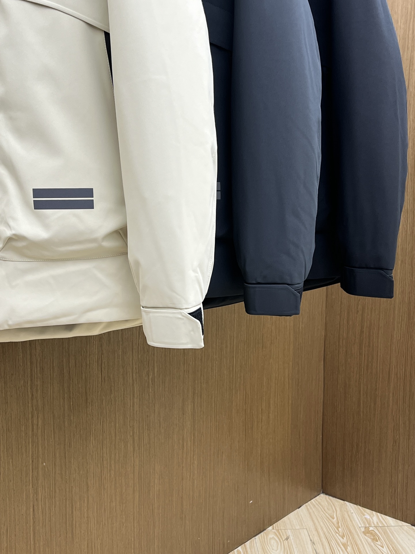 秋冬羽绒 ZZ 🔥🔥GW独家专供秋冬新款羽绒服。连帽设计 贸易公司渠道稀出，降温天气必备的保暖单品，不论