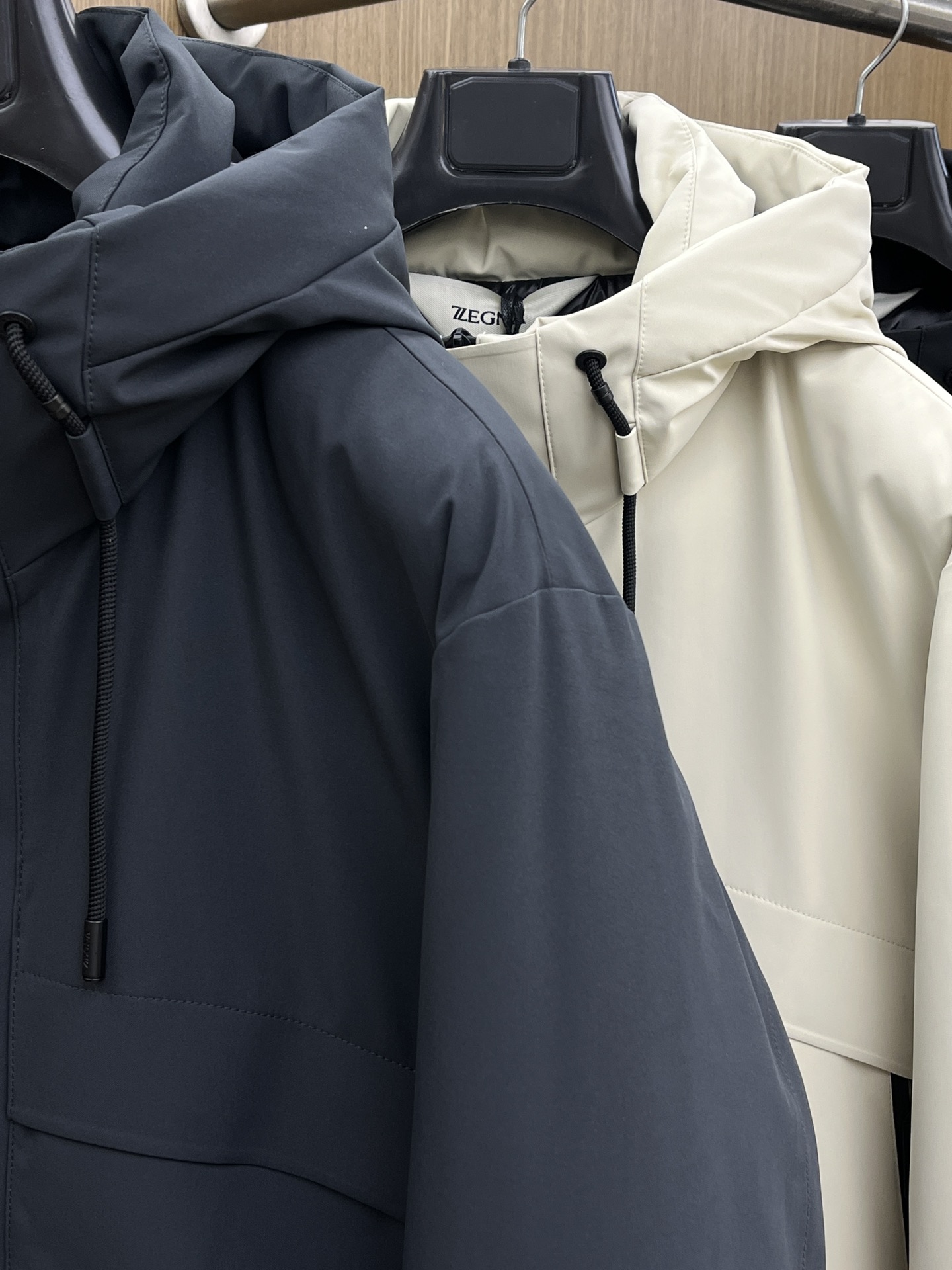 秋冬羽绒 ZZ 🔥🔥GW独家专供秋冬新款羽绒服。连帽设计 贸易公司渠道稀出，降温天气必备的保暖单品，不论