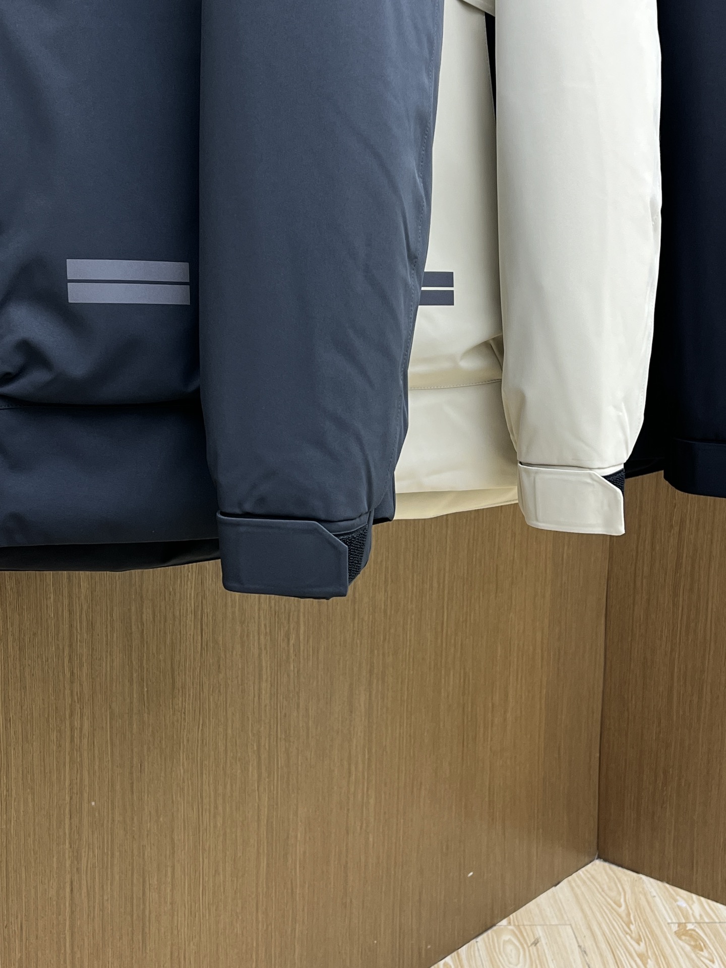 秋冬羽绒 ZZ 🔥🔥GW独家专供秋冬新款羽绒服。连帽设计 贸易公司渠道稀出，降温天气必备的保暖单品，不论