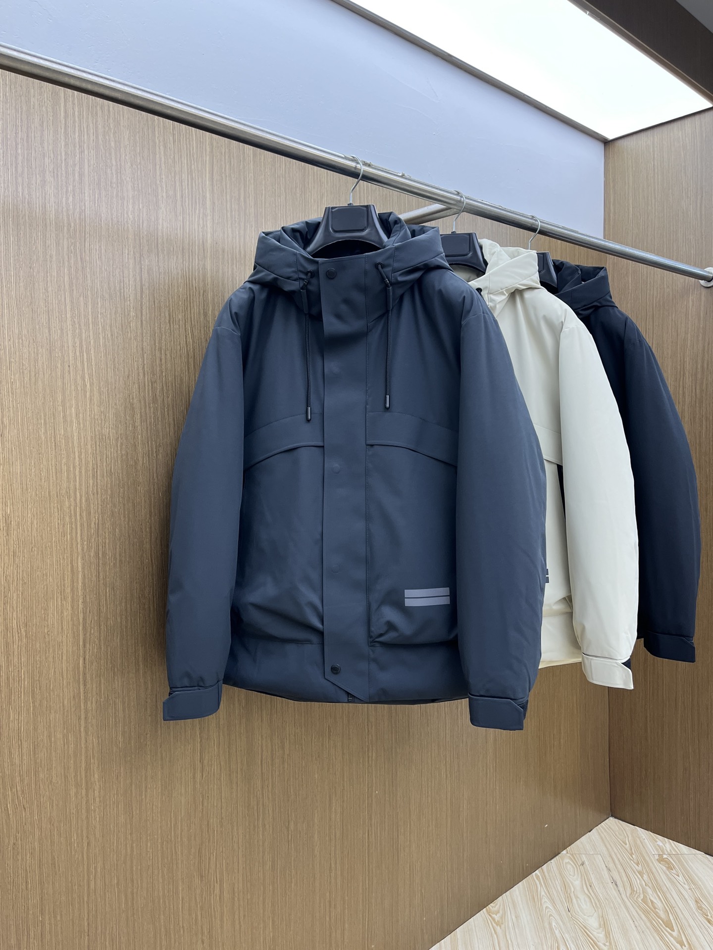 秋冬羽绒 ZZ 🔥🔥GW独家专供秋冬新款羽绒服。连帽设计 贸易公司渠道稀出，降温天气必备的保暖单品，不论