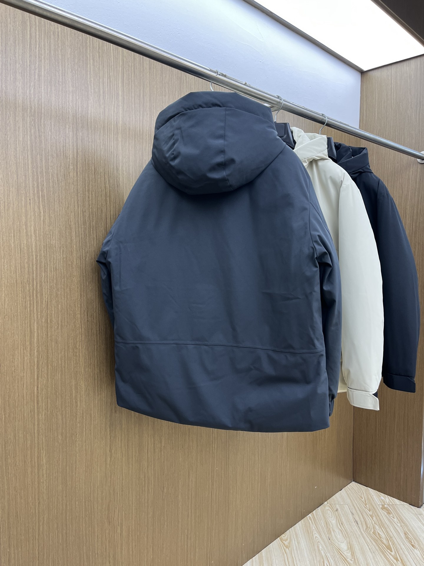 秋冬羽绒 ZZ 🔥🔥GW独家专供秋冬新款羽绒服。连帽设计 贸易公司渠道稀出，降温天气必备的保暖单品，不论