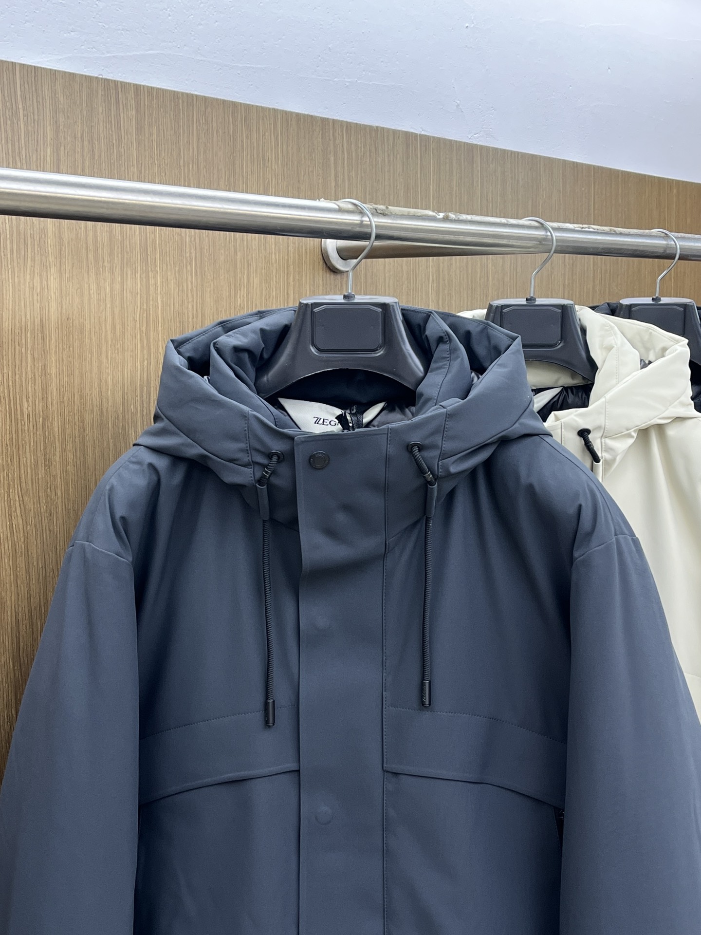 秋冬羽绒 ZZ 🔥🔥GW独家专供秋冬新款羽绒服。连帽设计 贸易公司渠道稀出，降温天气必备的保暖单品，不论