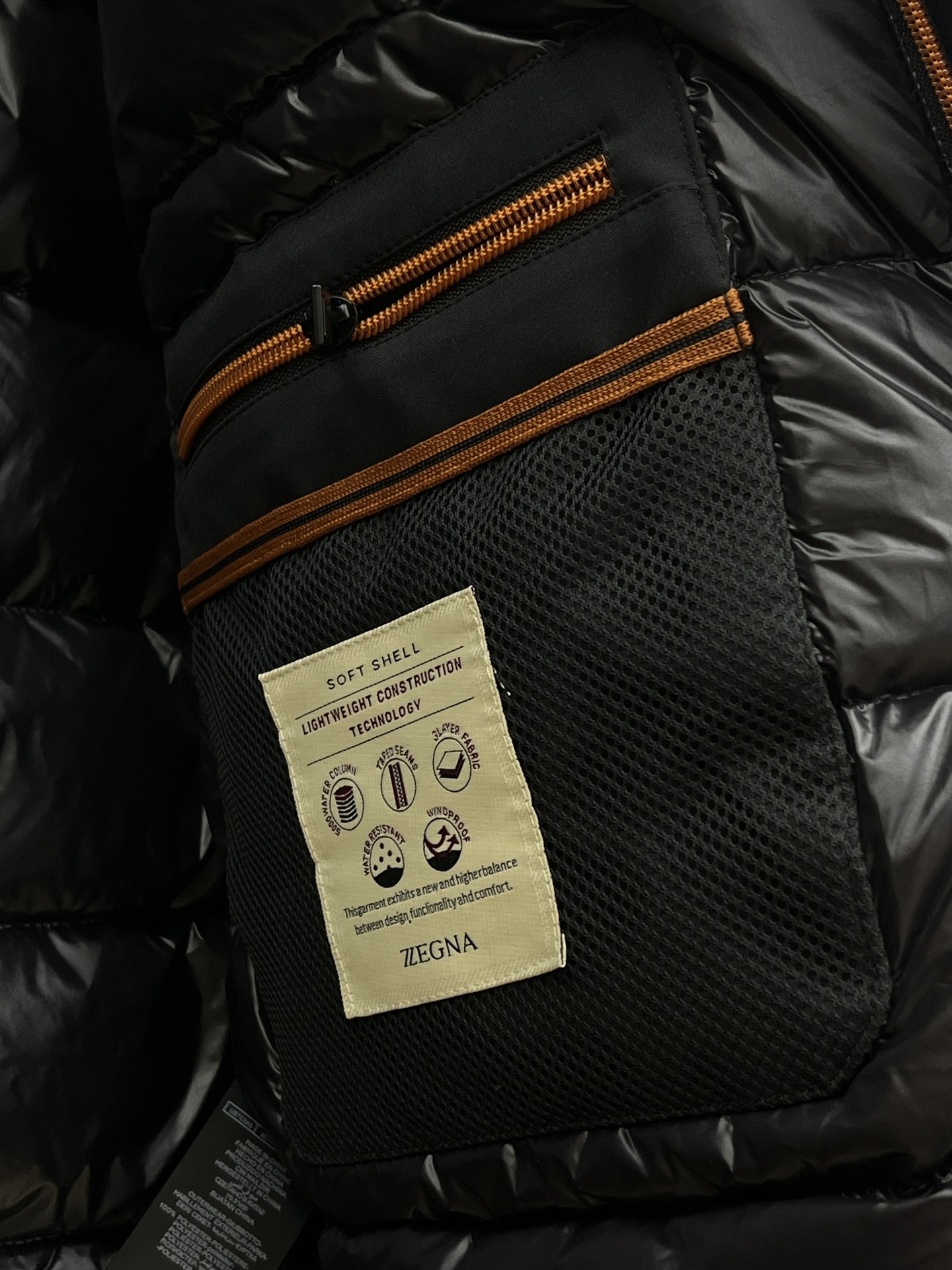 秋冬羽绒 ZZ 🔥🔥GW独家专供秋冬新款羽绒服。连帽设计 贸易公司渠道稀出，降温天气必备的保暖单品，不论