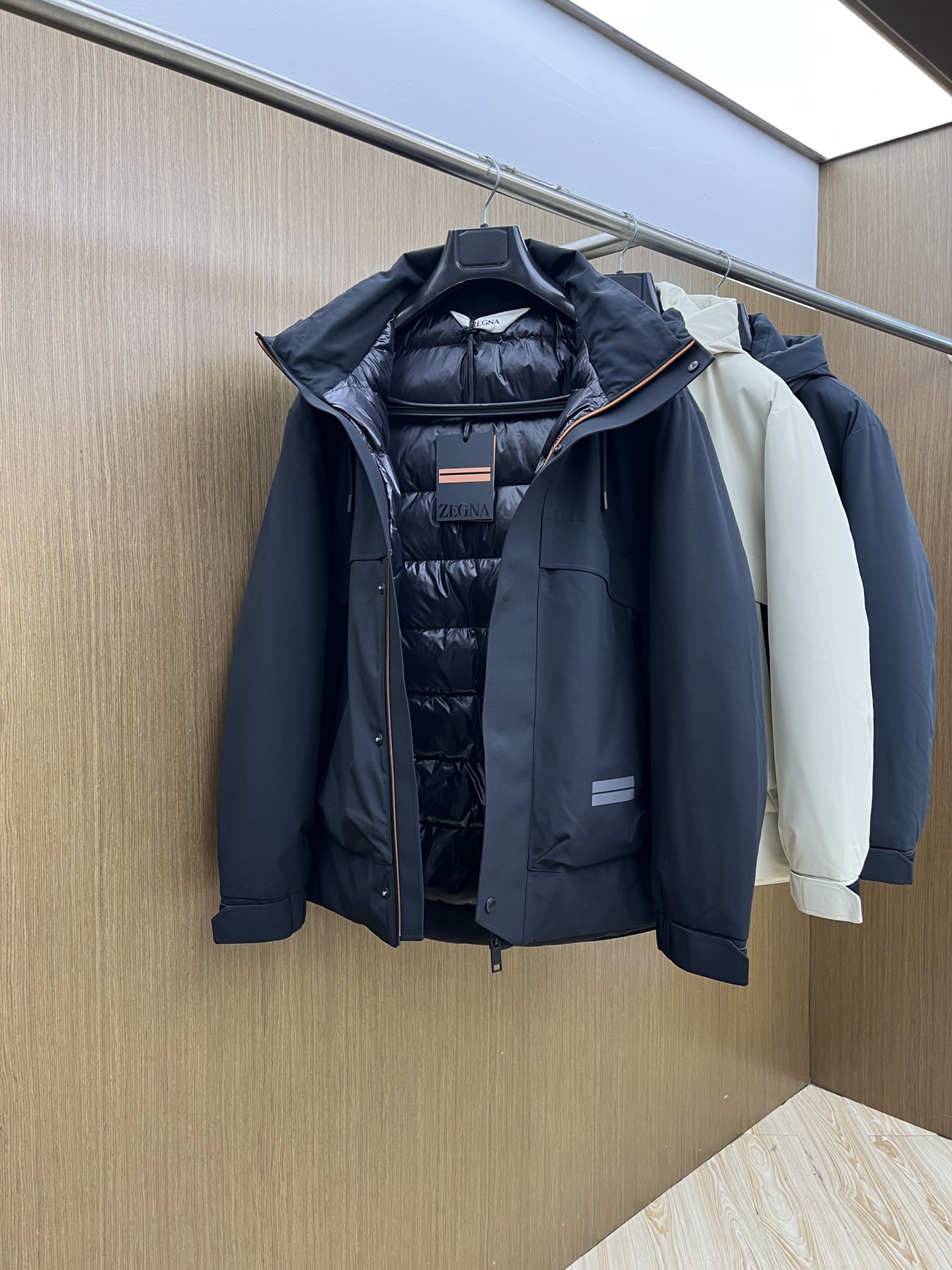 秋冬羽绒 ZZ 🔥🔥GW独家专供秋冬新款羽绒服。连帽设计 贸易公司渠道稀出，降温天气必备的保暖单品，不论