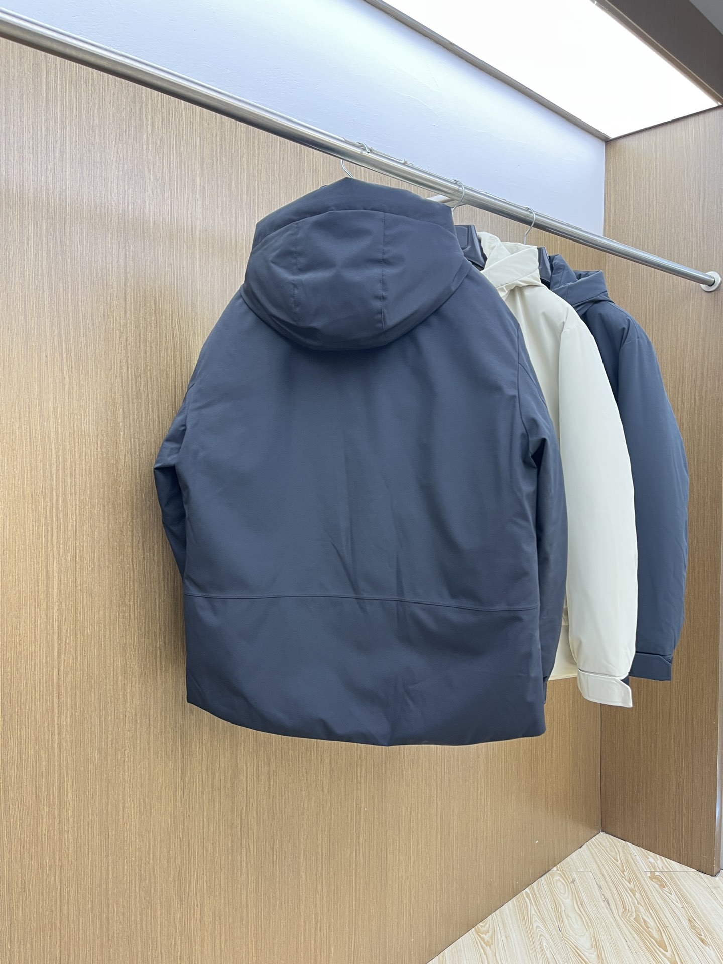 秋冬羽绒 ZZ 🔥🔥GW独家专供秋冬新款羽绒服。连帽设计 贸易公司渠道稀出，降温天气必备的保暖单品，不论