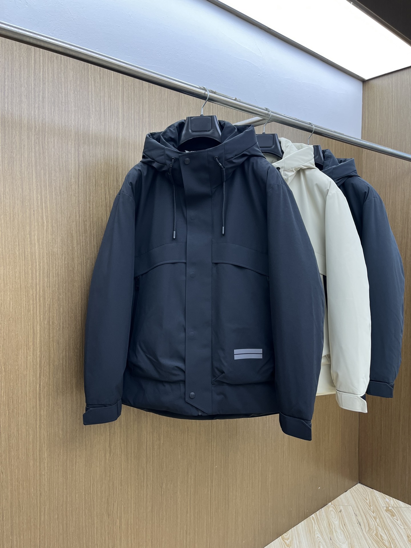 秋冬羽绒 ZZ 🔥🔥GW独家专供秋冬新款羽绒服。连帽设计 贸易公司渠道稀出，降温天气必备的保暖单品，不论